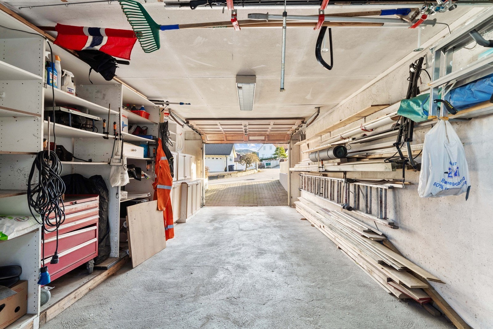 Romslig garasje på ca. 26 kvm Galleribilde