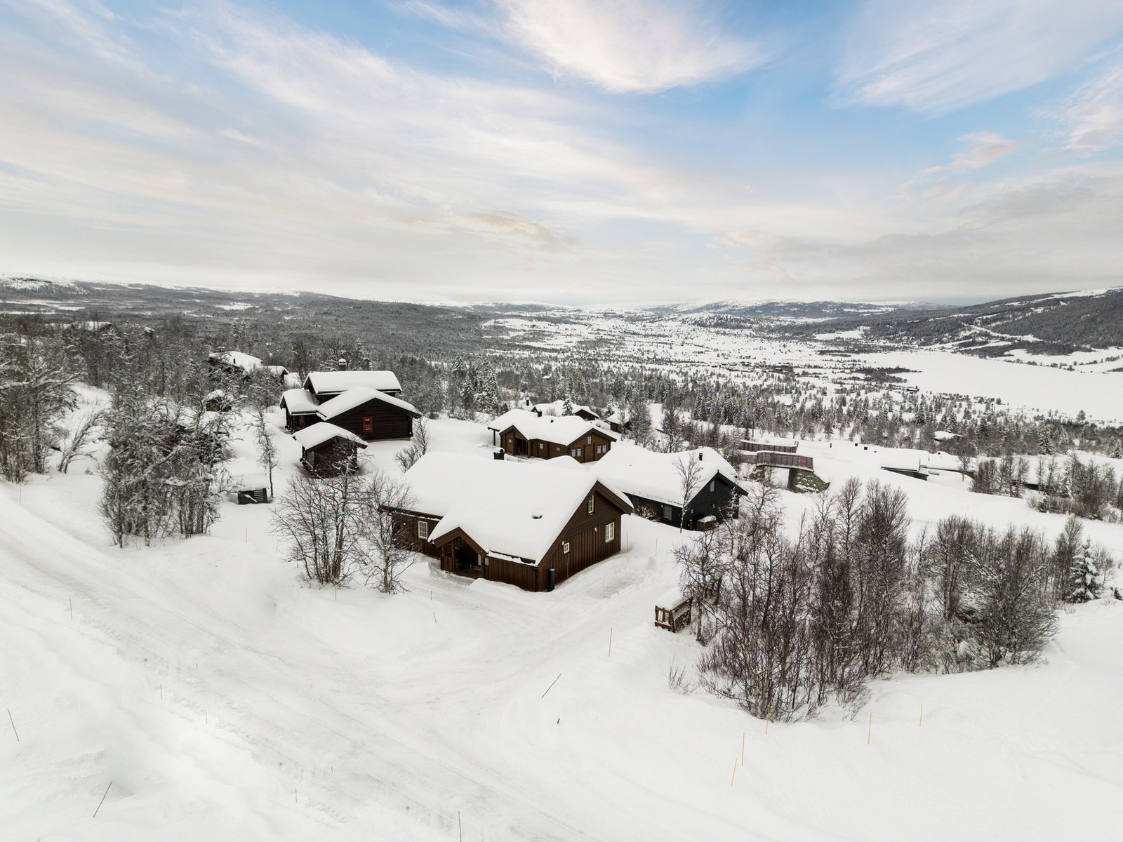 Eiendommen ligger på vakre Vaset, med umiddelbar nærhet til alpinbakken og skiløyper! Galleribilde