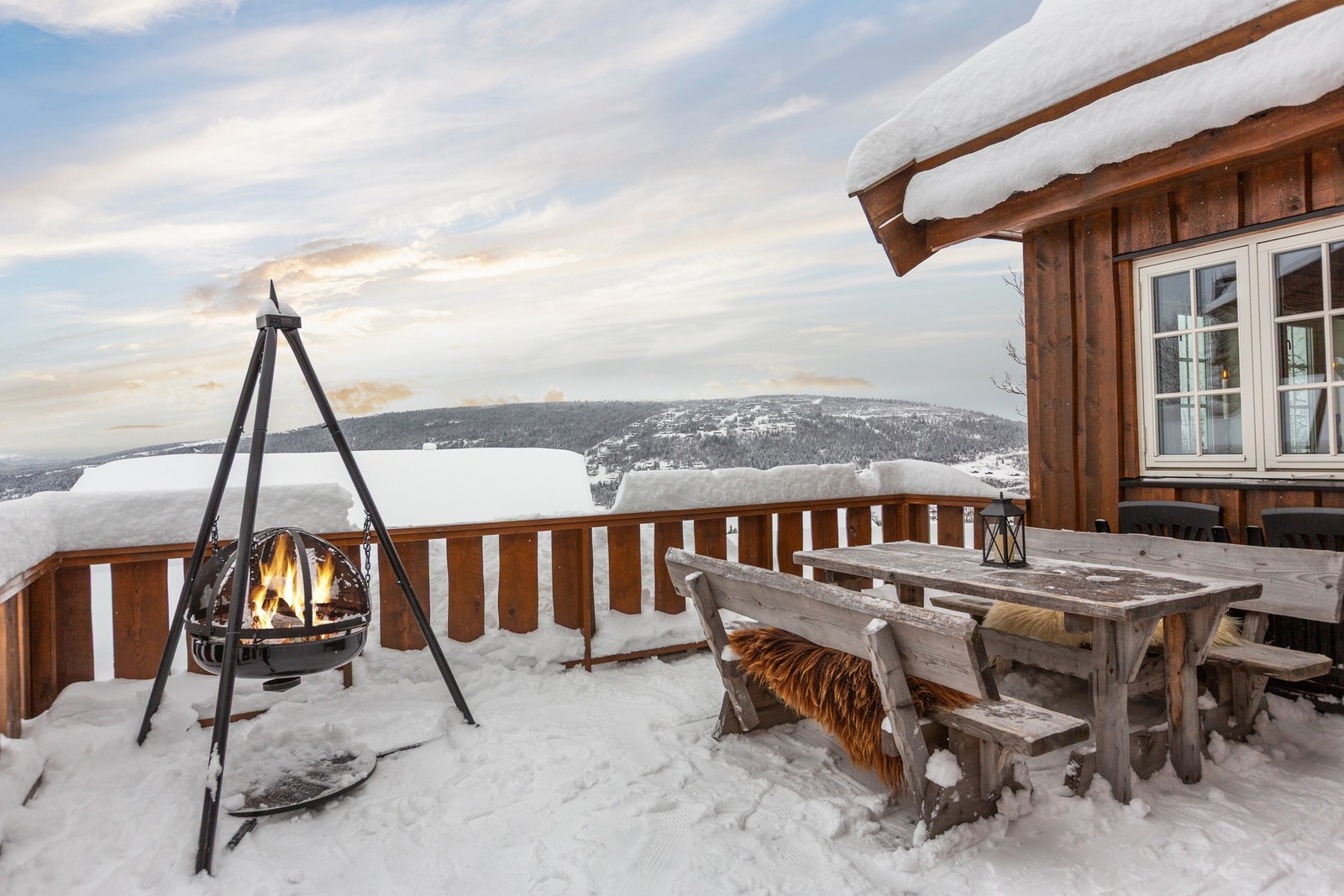 Terrasse med plass for møblering og utekos. Galleribilde