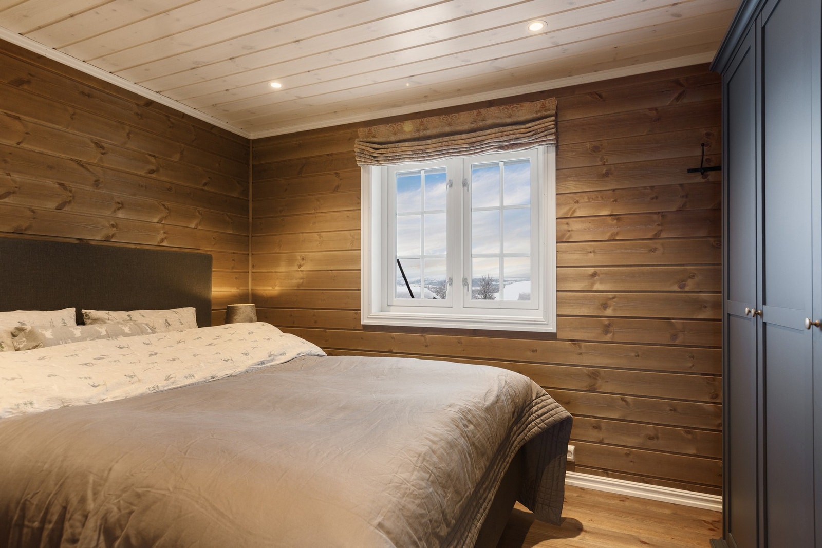 Soverom 1 med dobbeltseng Galleribilde