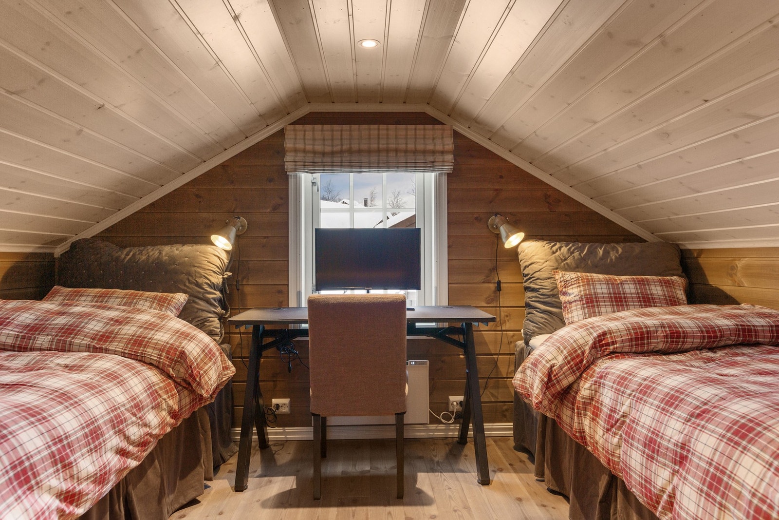 Innholdsrik hems. Galleribilde