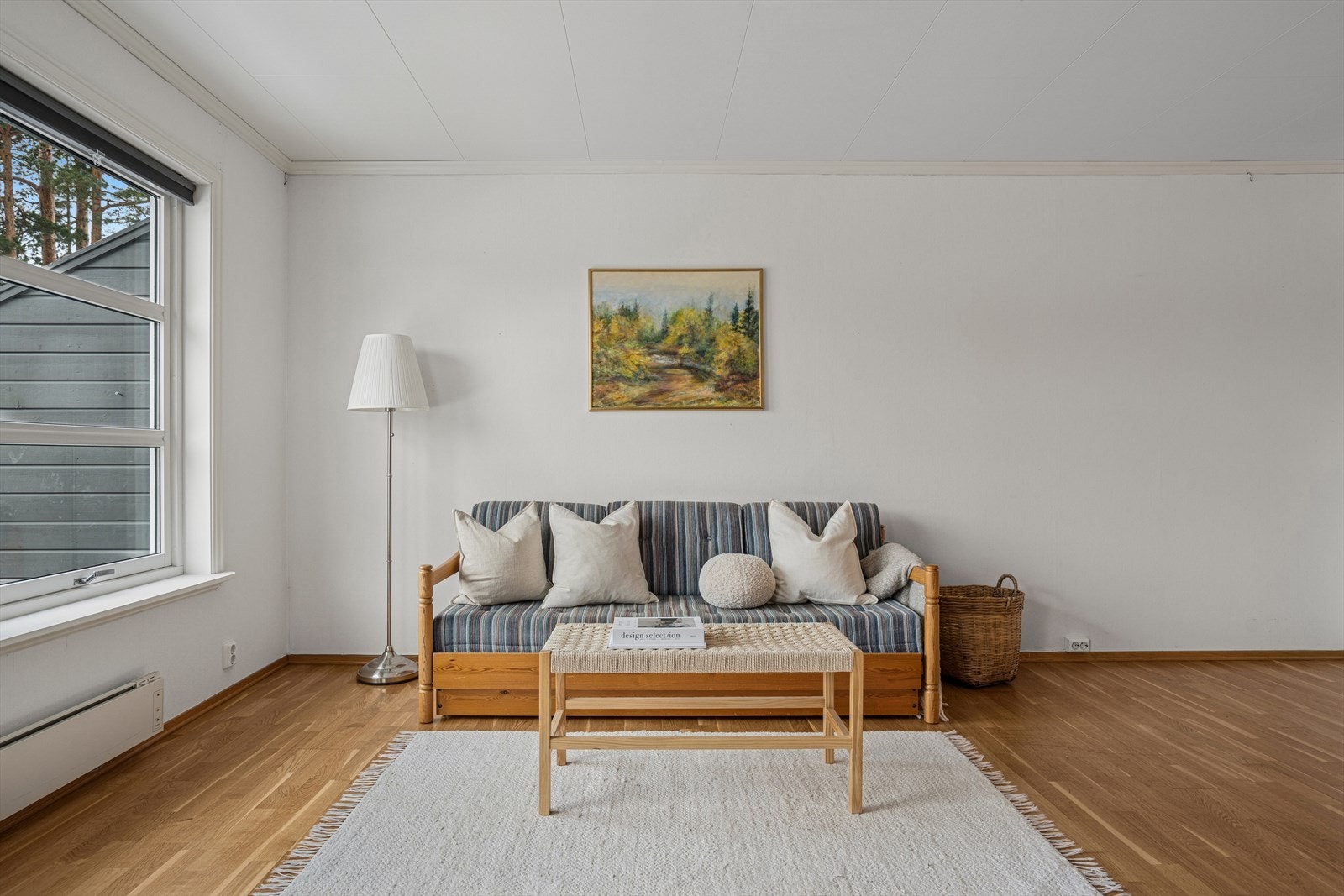 Leiligheten har et internt bruksareal på 76 kvm og ligger i byggets 1. etasje med trappeadkomst. Galleribilde