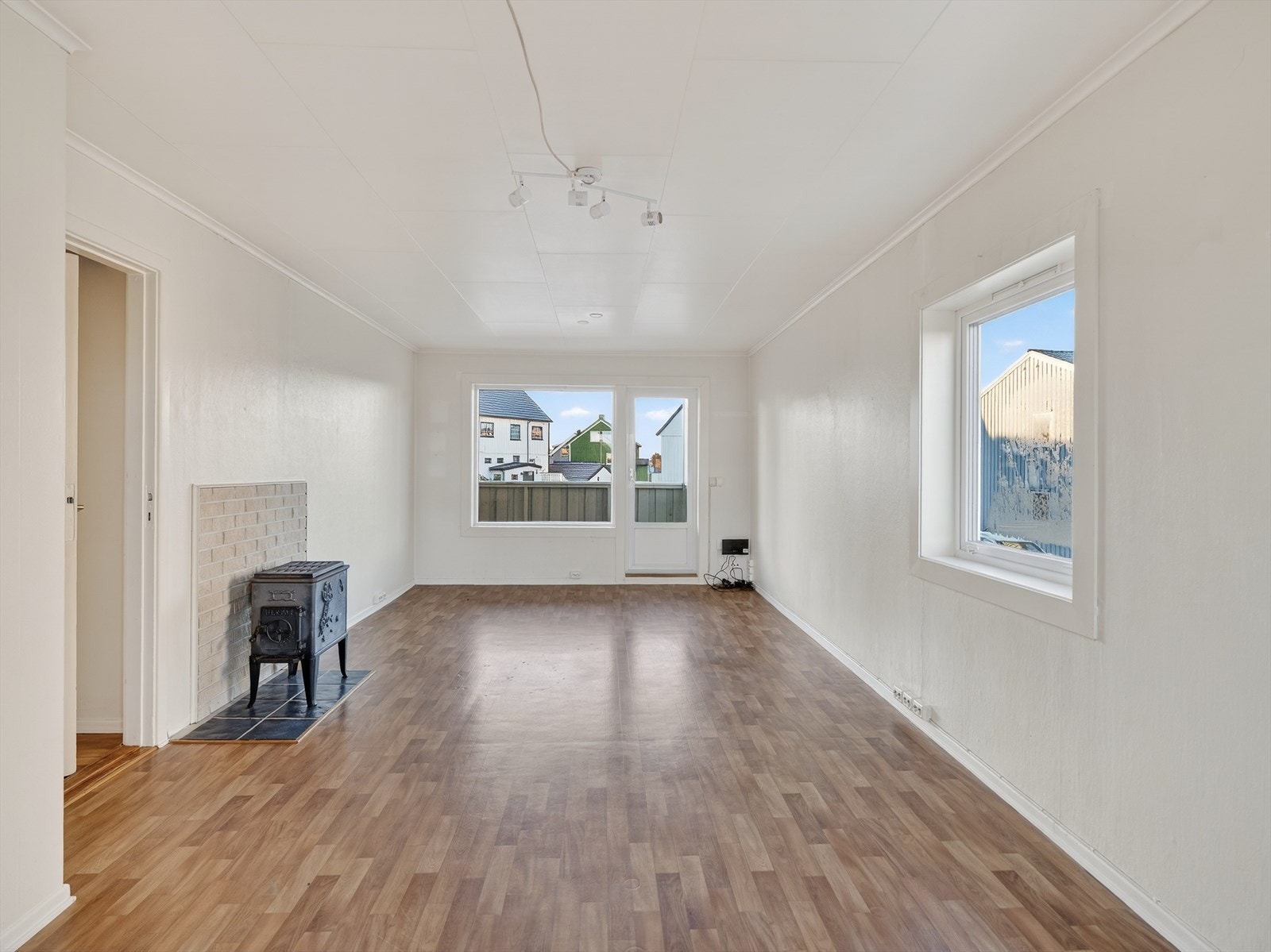 Din lokale eiendomsmegler Aleksander Faksvåg Talgø har gleden av å presentere Storenggata 17. Foto: Interiørfoto AS Galleribilde