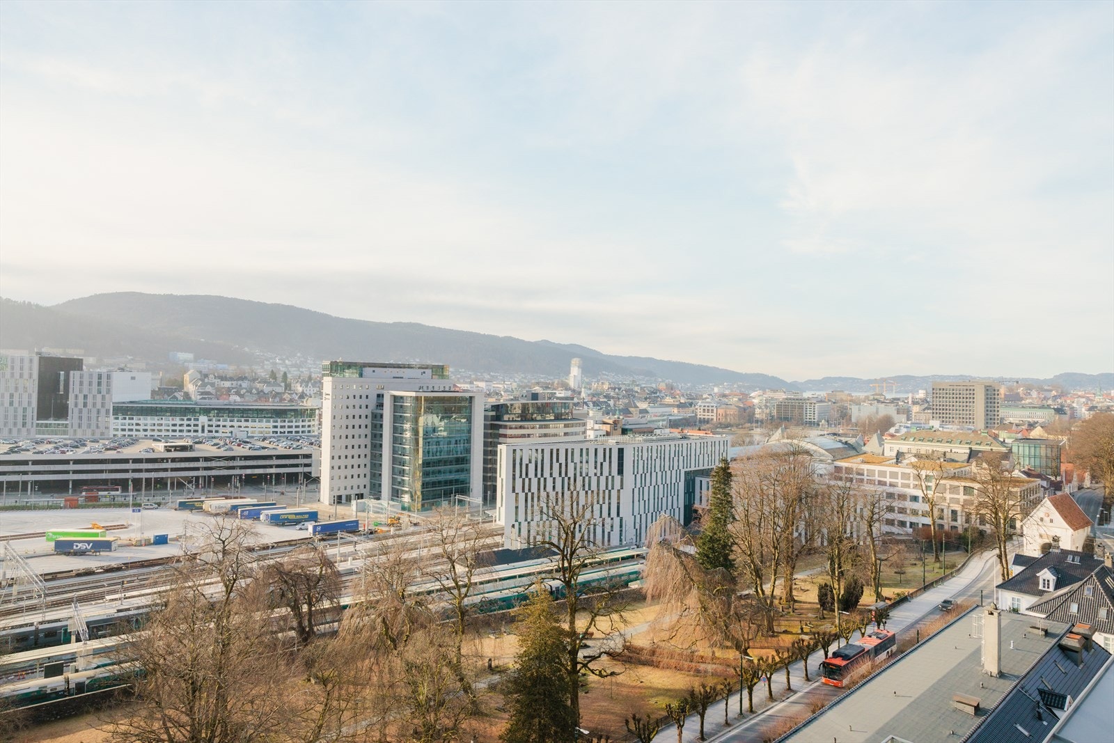 Fra takterrassen kan man se ut over Bergen sentrum. Galleribilde