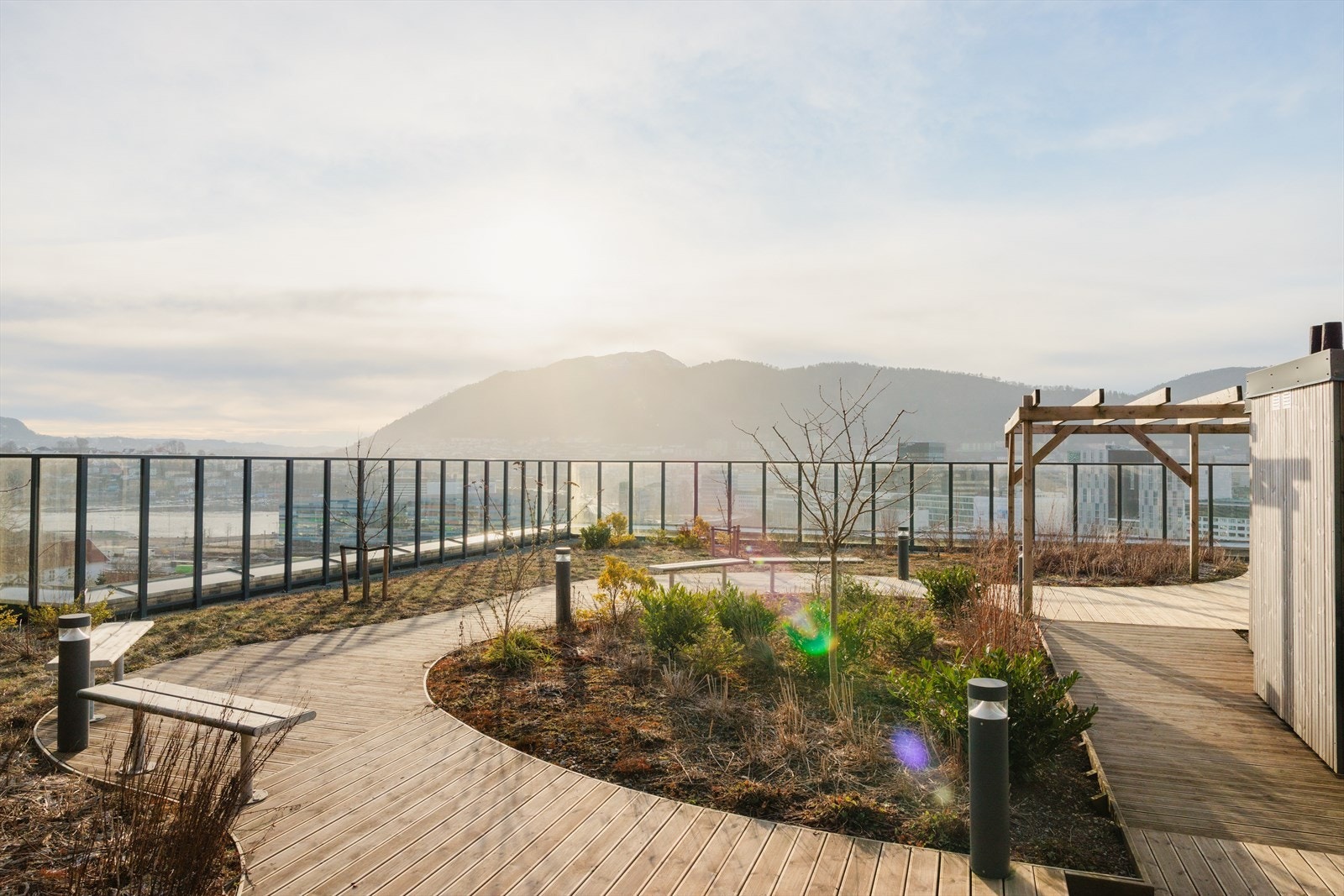 Seksjonseierne har tilgang til to store, felles takterrasser. Galleribilde