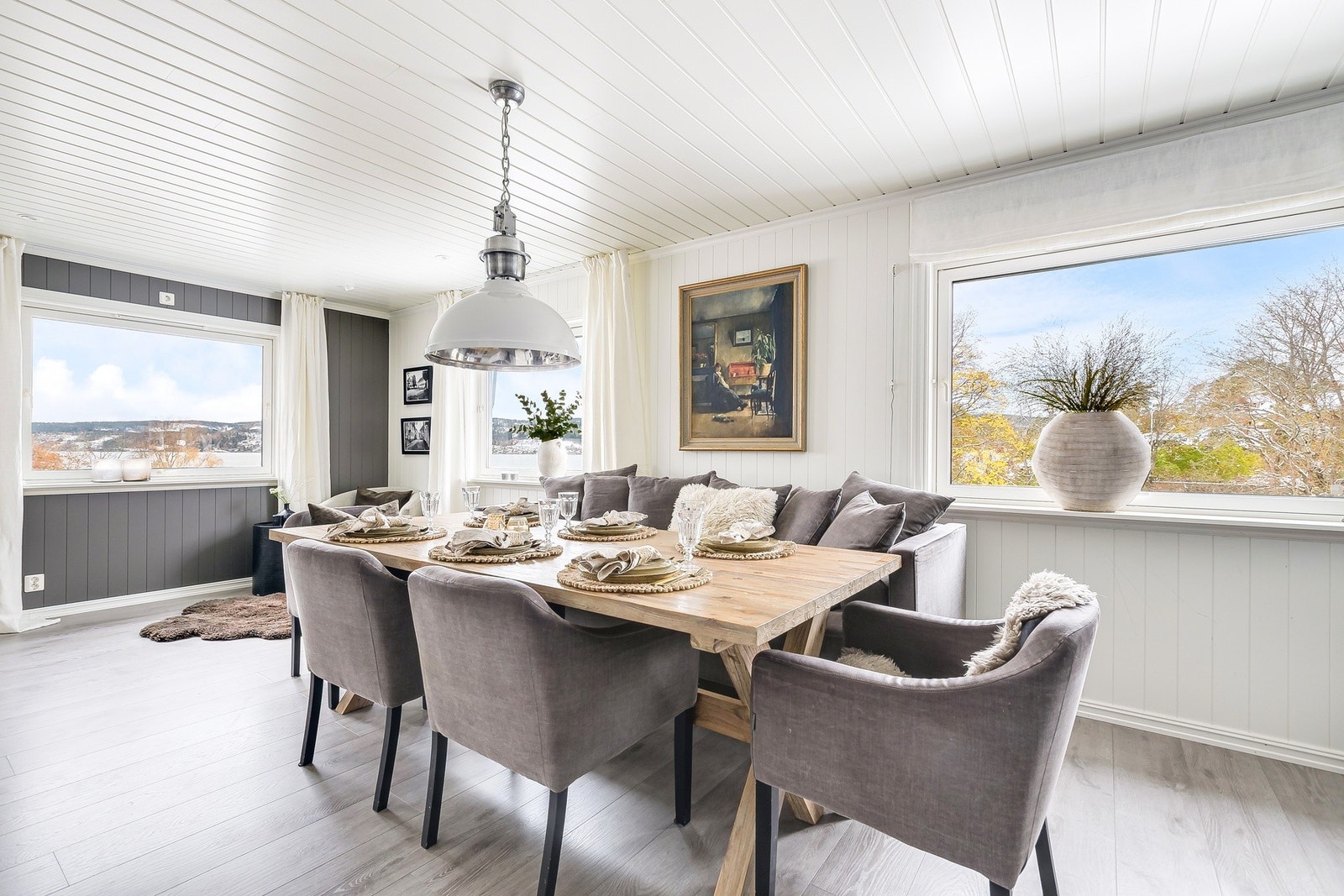 Nyt utsikten mens man spiser Galleribilde