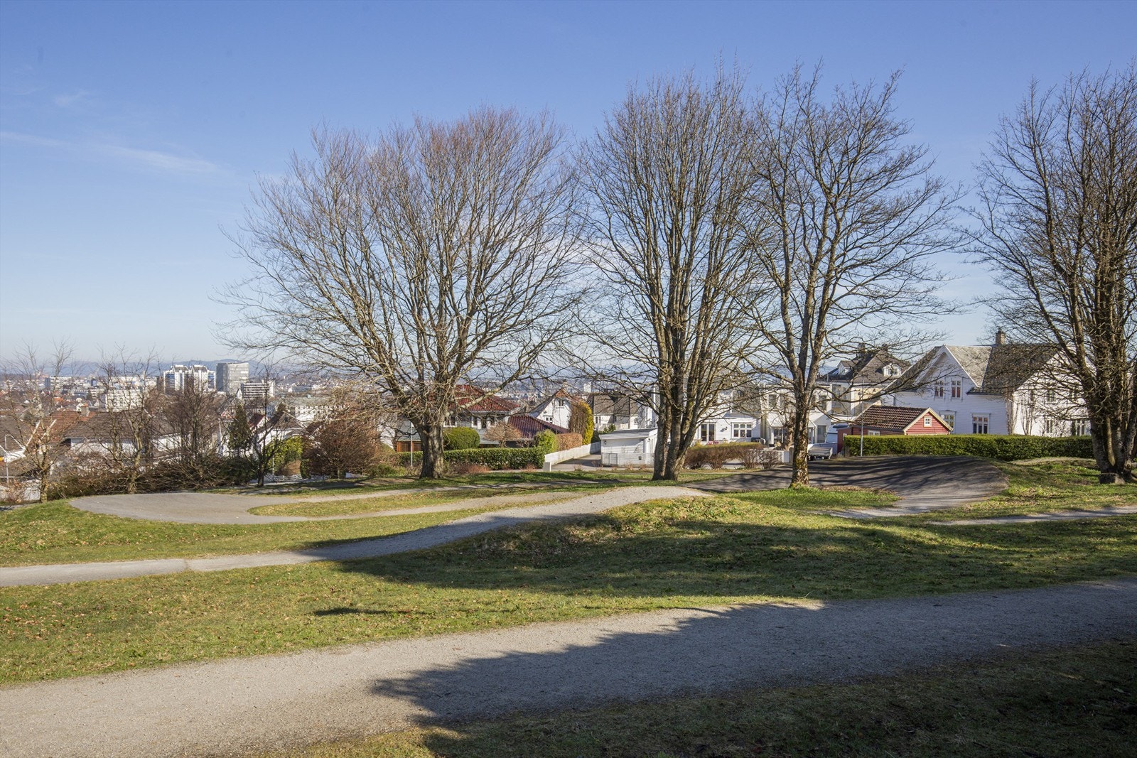 Nærområdet byr på park- og grøntarealer. Galleribilde