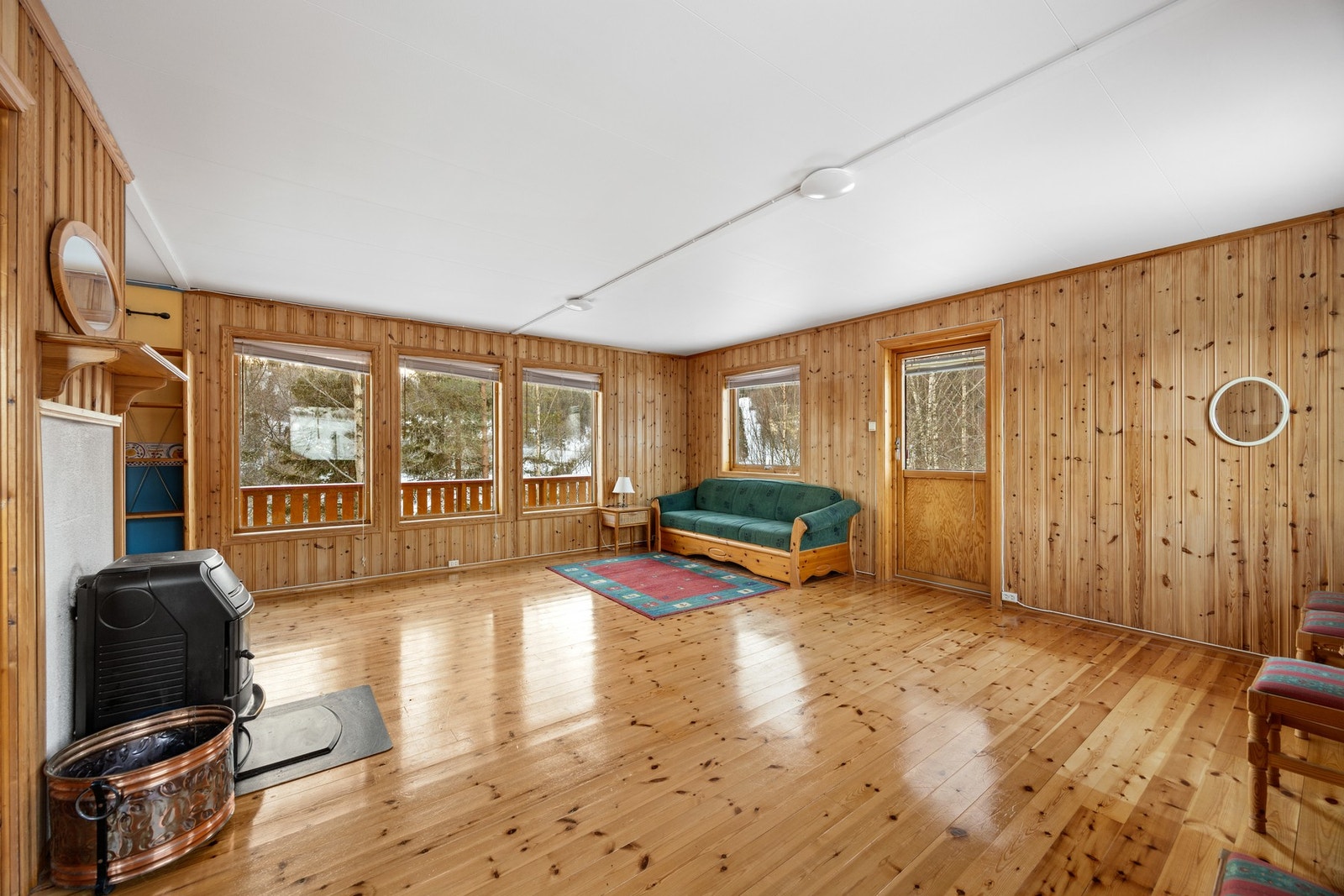 Boligen har oppvarming fra vedfyring, varmepumpe og elektrisitet Galleribilde