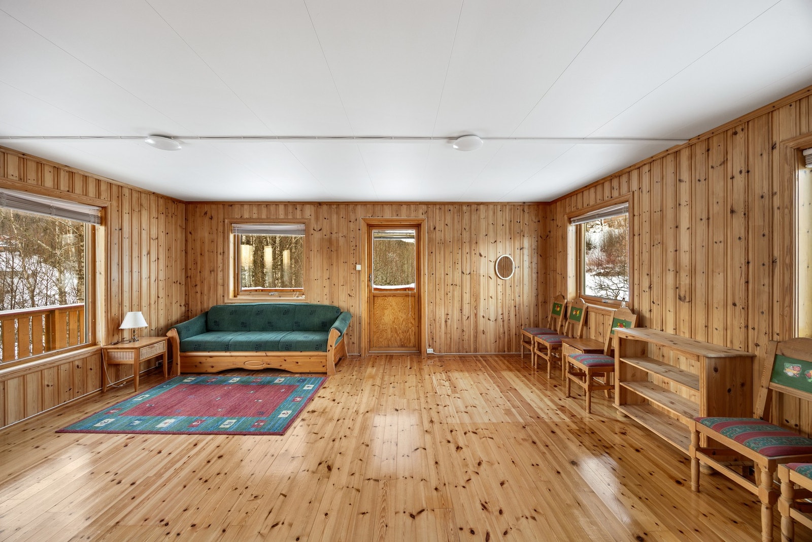 Fra stuen er det utgang til terrasse Galleribilde