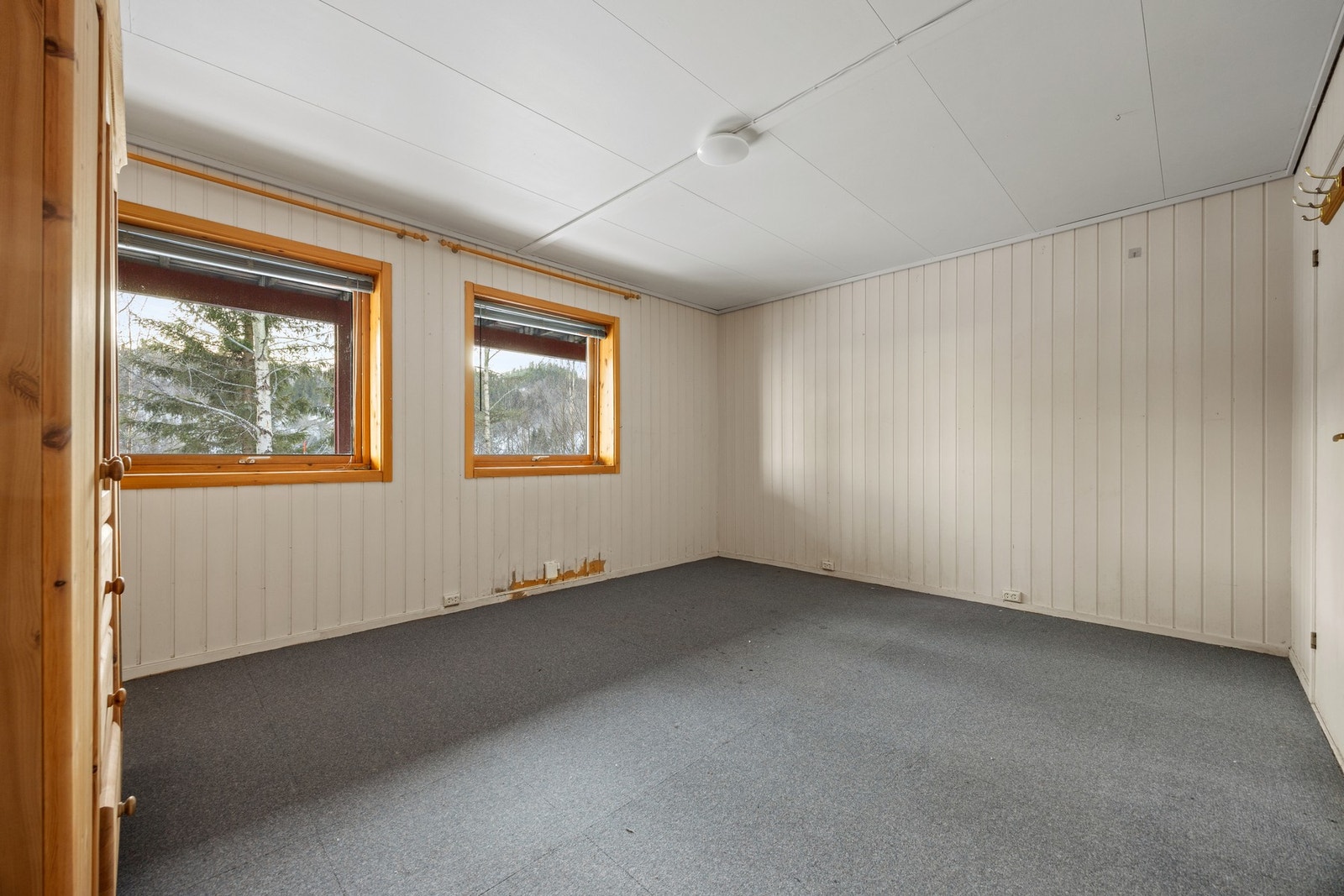 Bod omgjort til stue. Det foreligger ingen søknad om bruksendring og kjøper overtar risiko for dette. Galleribilde