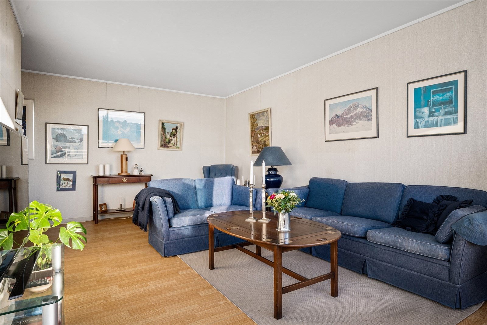 Borettslaget har de senere år renovert både fasade, vinduer, heis, drenering og rør i bygget. Galleribilde