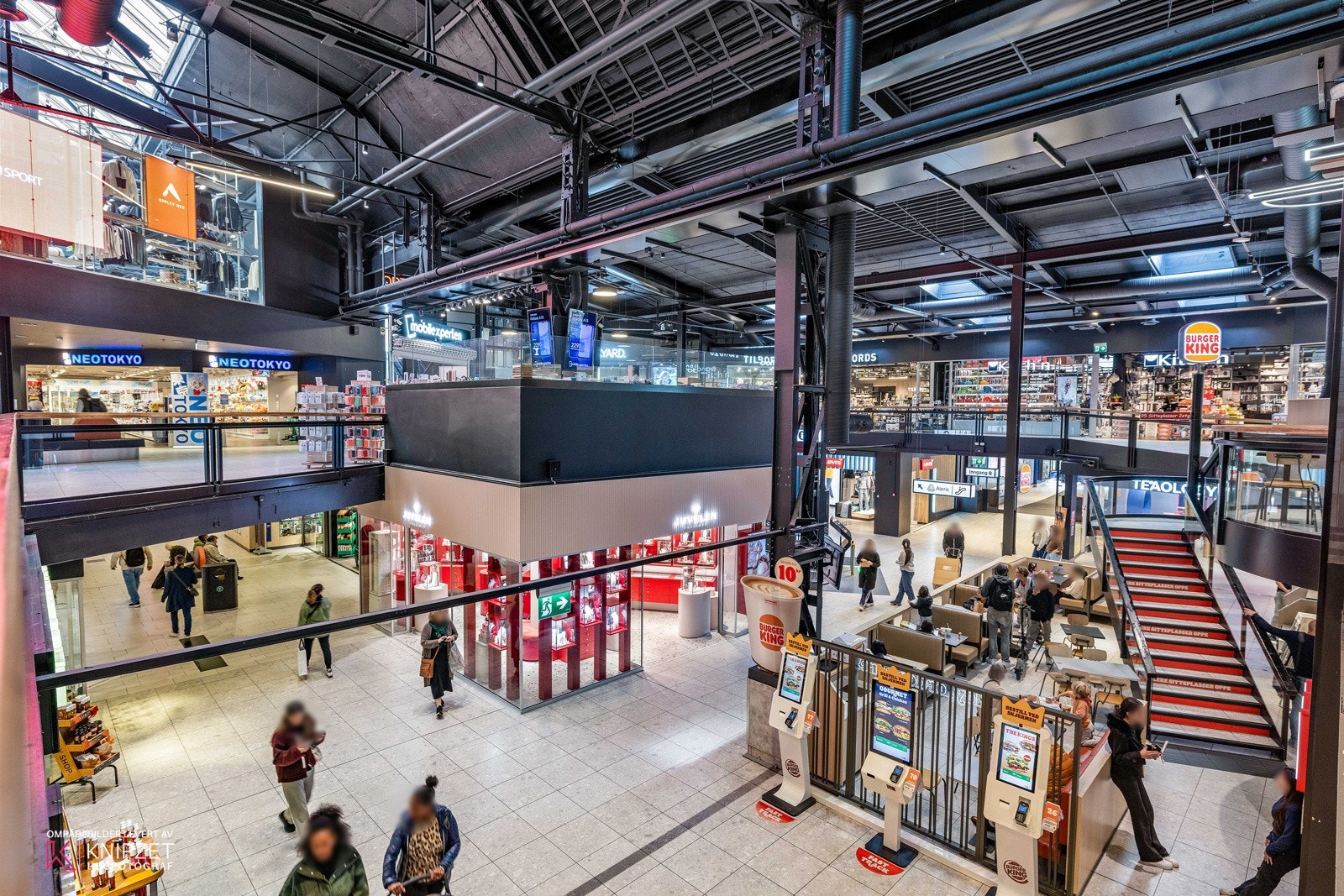 Senteret er et av Norges største og mest innholdsrike senter med over 200 butikker. Galleribilde