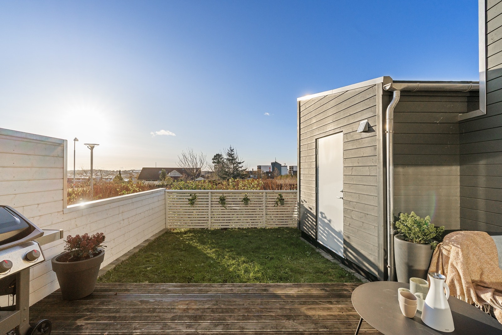 Her får man både plen og terrasse. Galleribilde