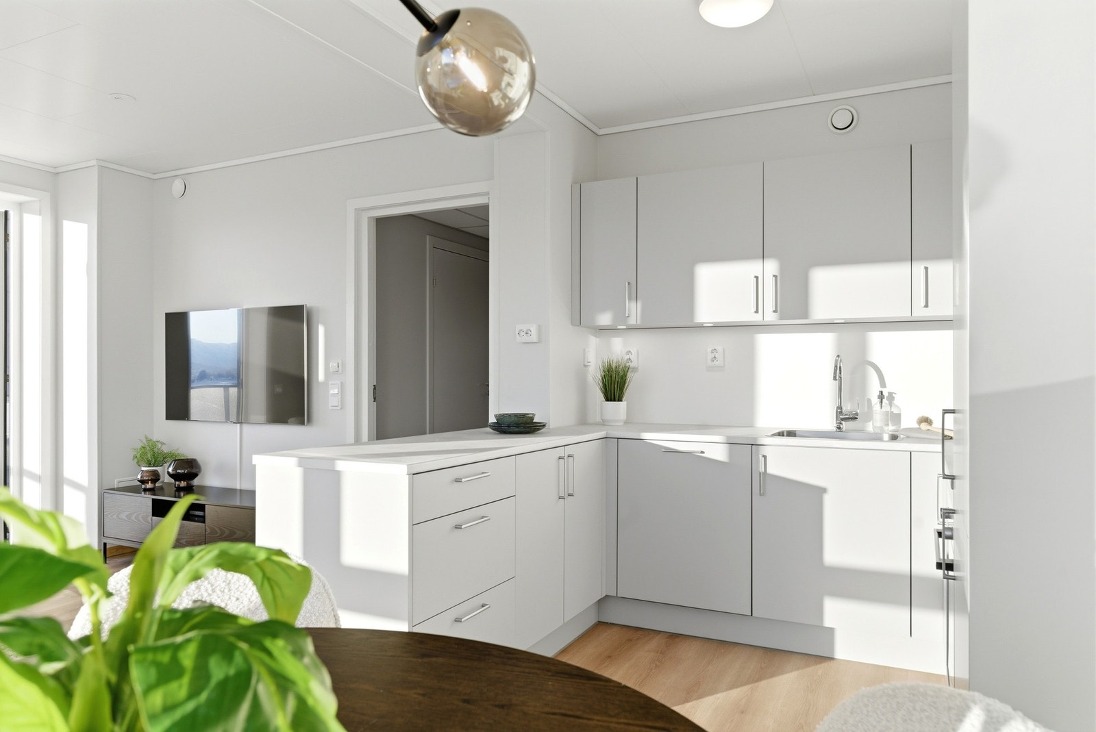 Balansert ventilasjon sørger for sirkulasjon av lufta og godt inneklima. Galleribilde