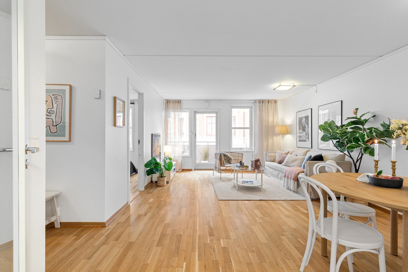 Stuen er nymalt i 2026. Galleribilde