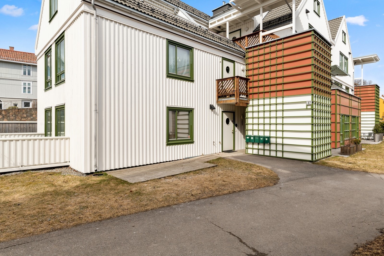 Her bor du i et familievennlig og hyggelig boligfelt. Galleribilde