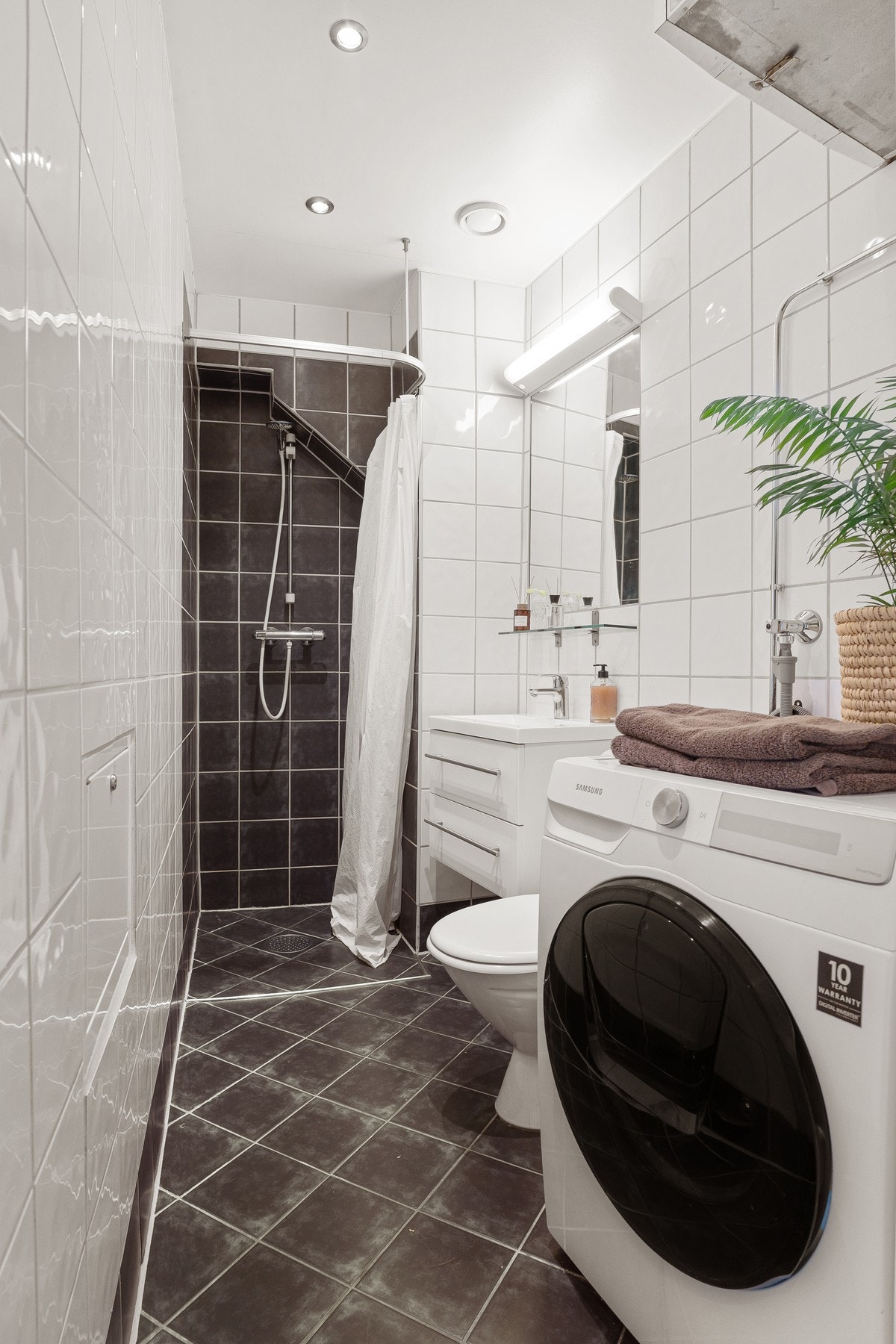 Badet er flislagt og oppført i 2004. Galleribilde