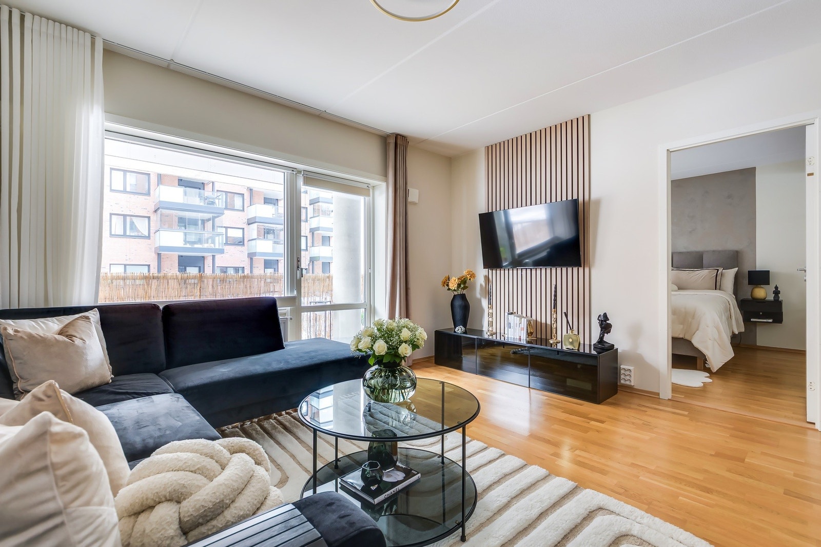 Leiligheten har en gjennomtenkt og fin planløsning. Fra stuen er det utgang til en flott balkong. Galleribilde