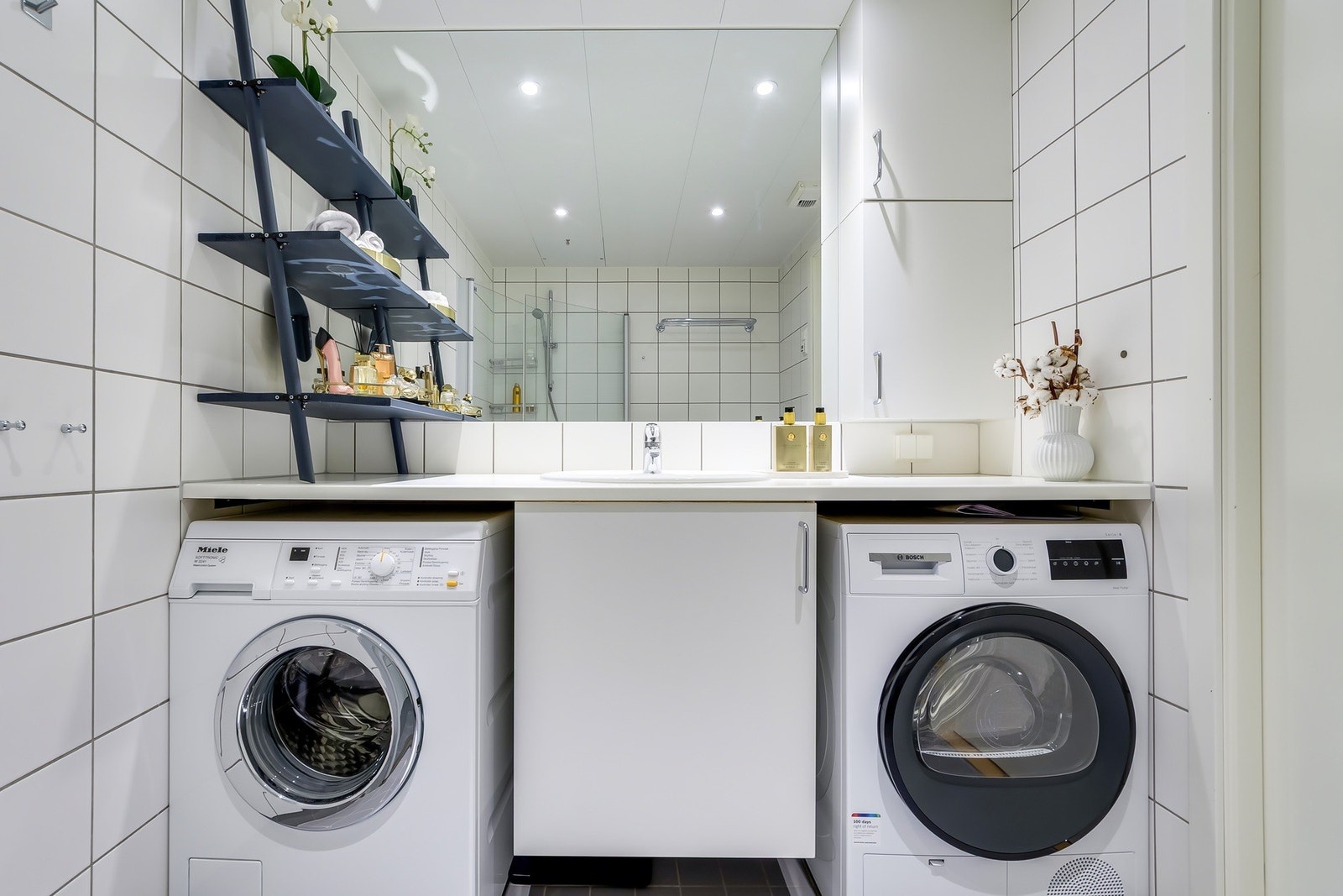 Det er opplegg for vaskemaskin og tørketrommel. Galleribilde