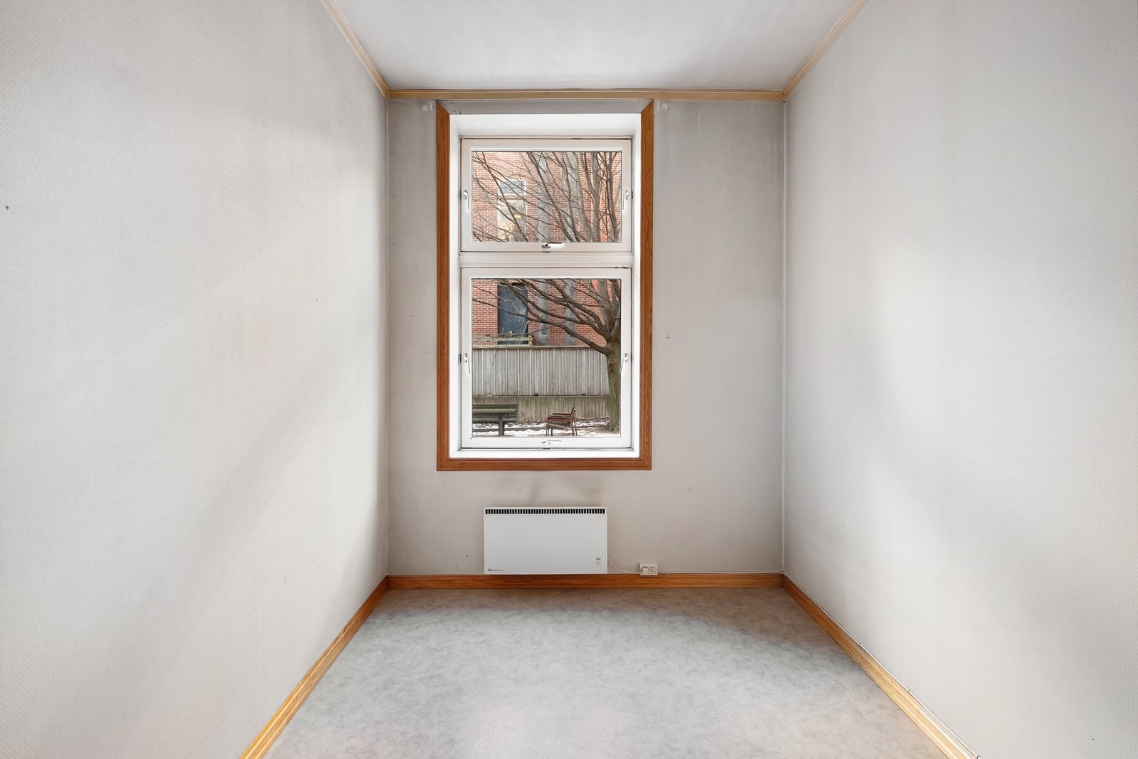 Soverommet er vendt inn mot rolig bakgård Galleribilde