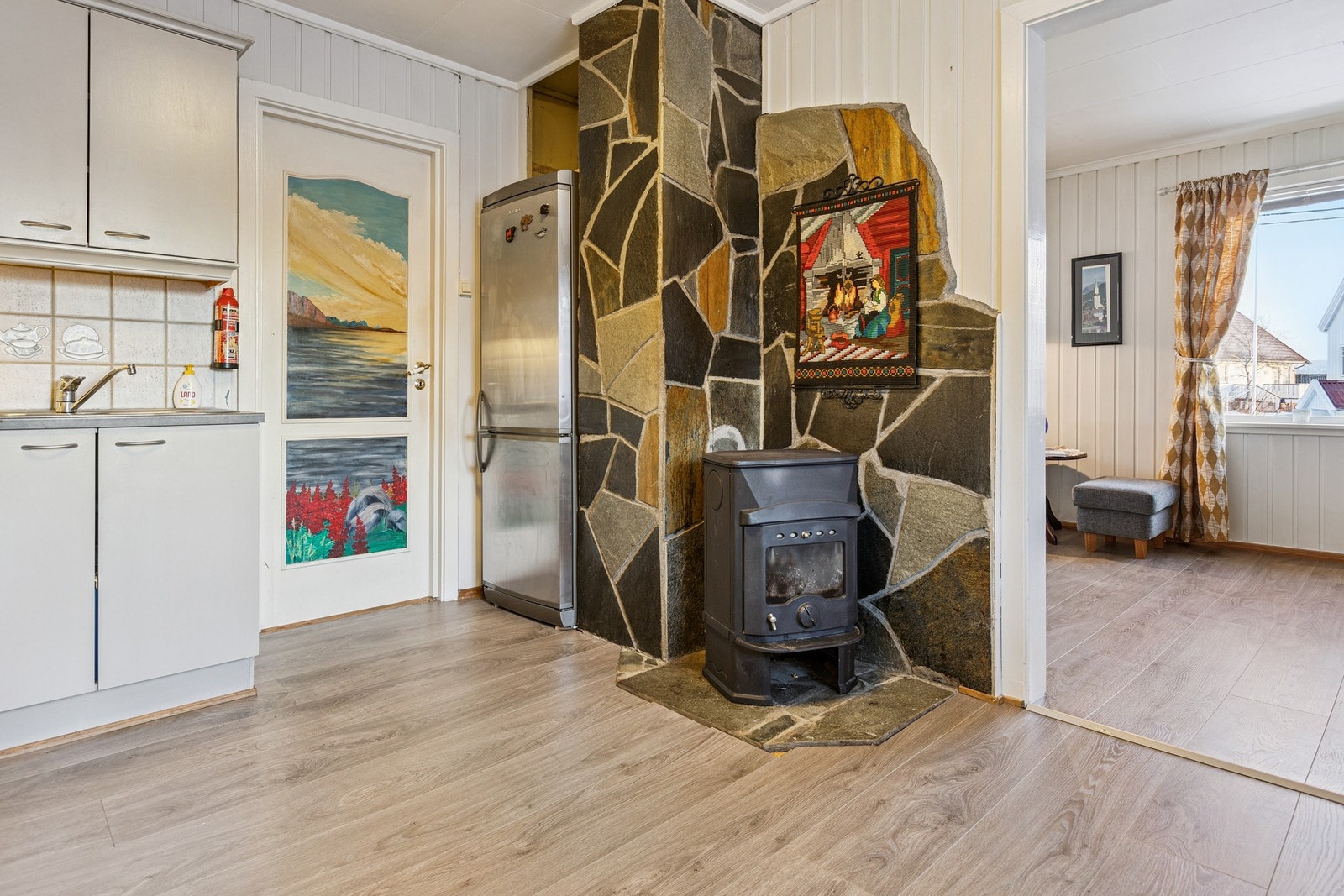 Hvitevarene på kjøkkenet følger med på kjøpet Galleribilde