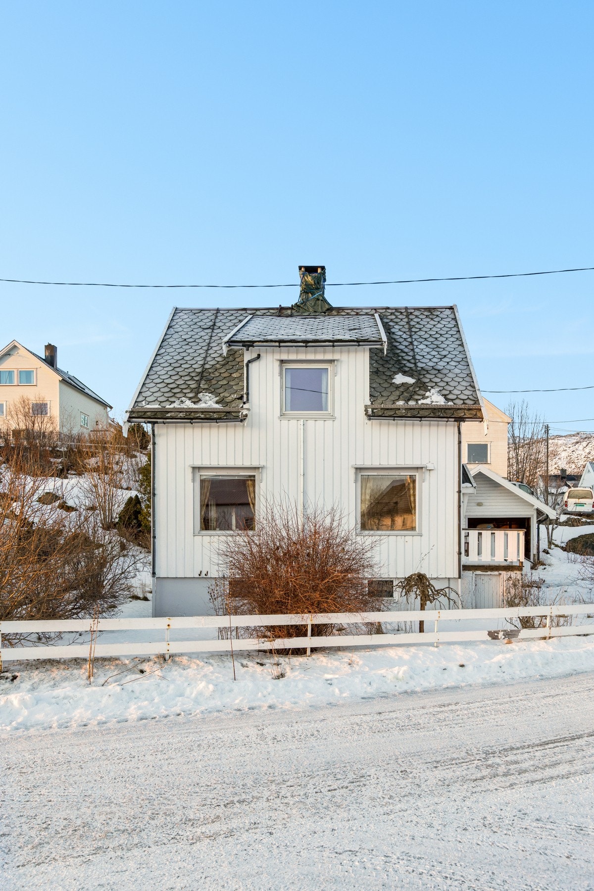 Fasade fra veien Galleribilde