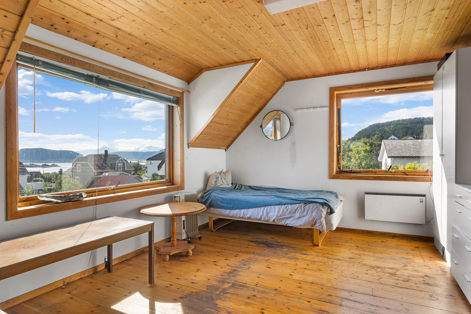 Det er hele fem soverom i denne etasjen. Galleribilde