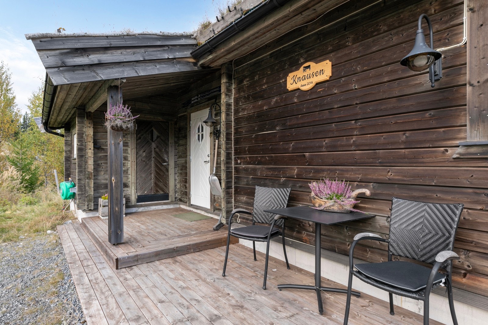 Vestvendt inngangsparti med terrasse på 17 kvm Galleribilde