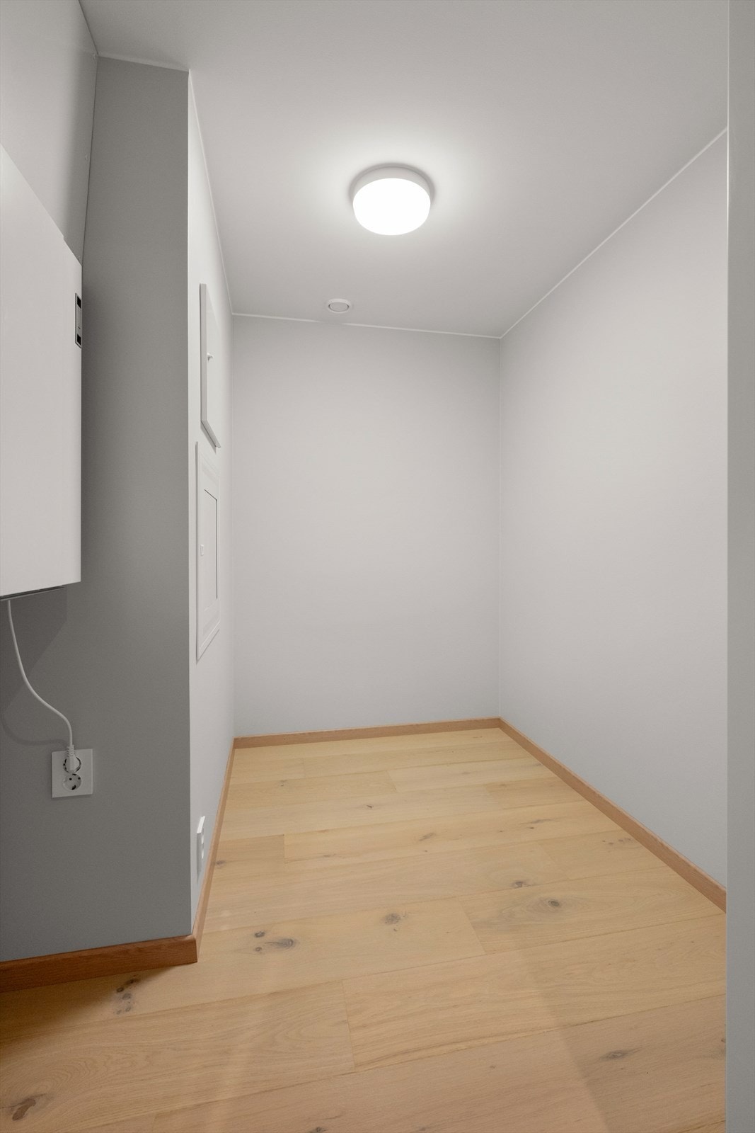 Boligen har en praktisk bod til oppbevaring Galleribilde