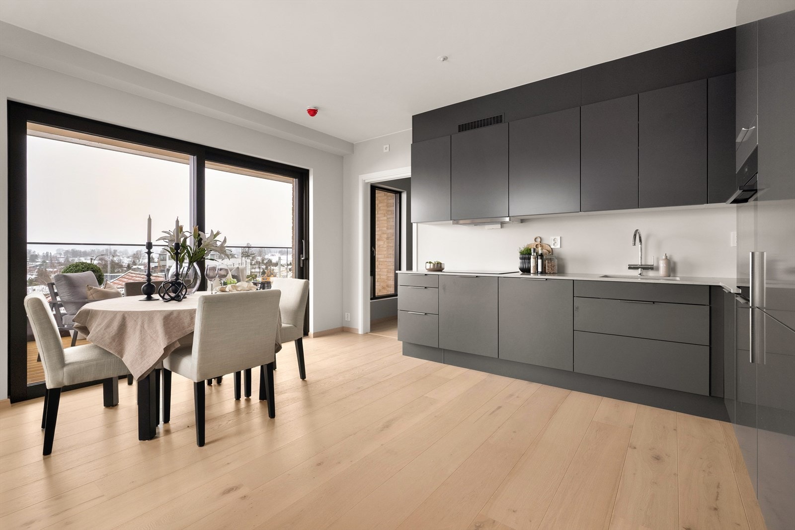 Kjøkkenet har konseptet ''Metro''- en elegant og urban stil Galleribilde