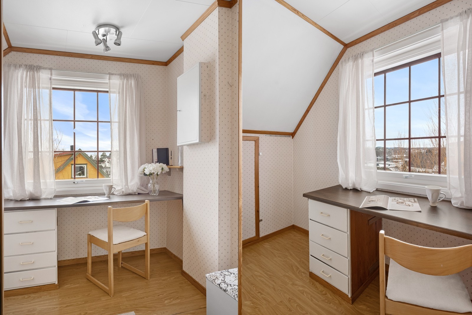 Kontoret fungerer godt som hjemmekontor, arbeidsrom eller hobbyrom. Galleribilde