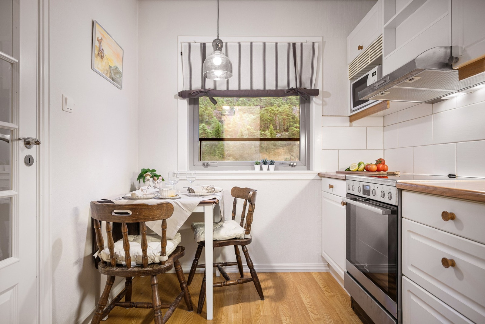 - En lun og trivelig kjøkkenkrok - Galleribilde