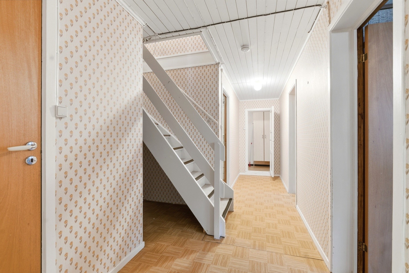 Videre kommer vi ned til kjelleretasjen Galleribilde