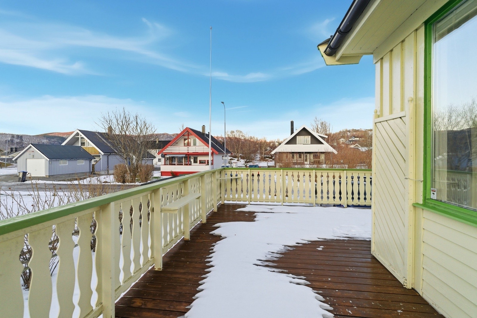 Balkong som strekker seg rundt Galleribilde