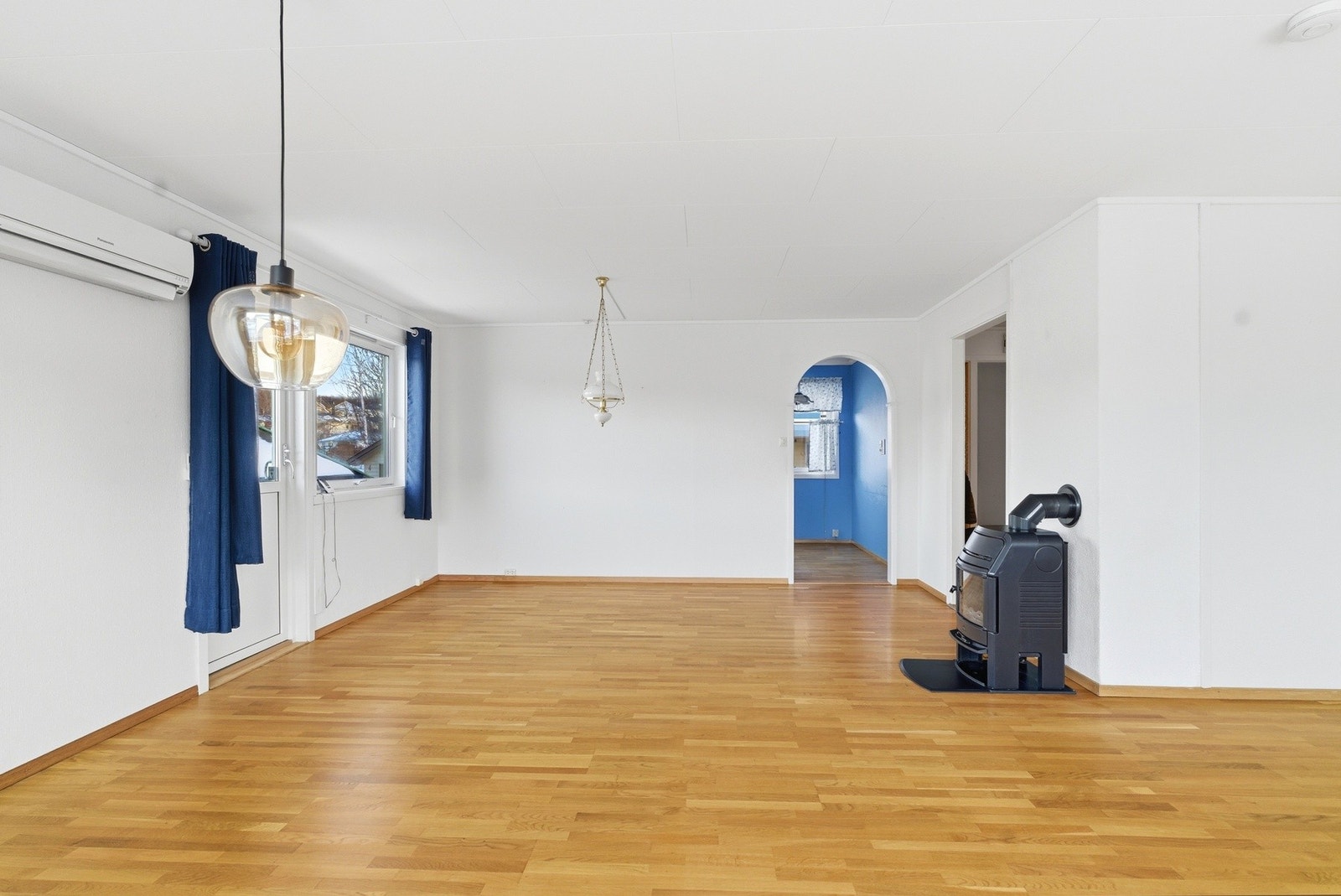 Det er også utgang til balkong fra stue Galleribilde