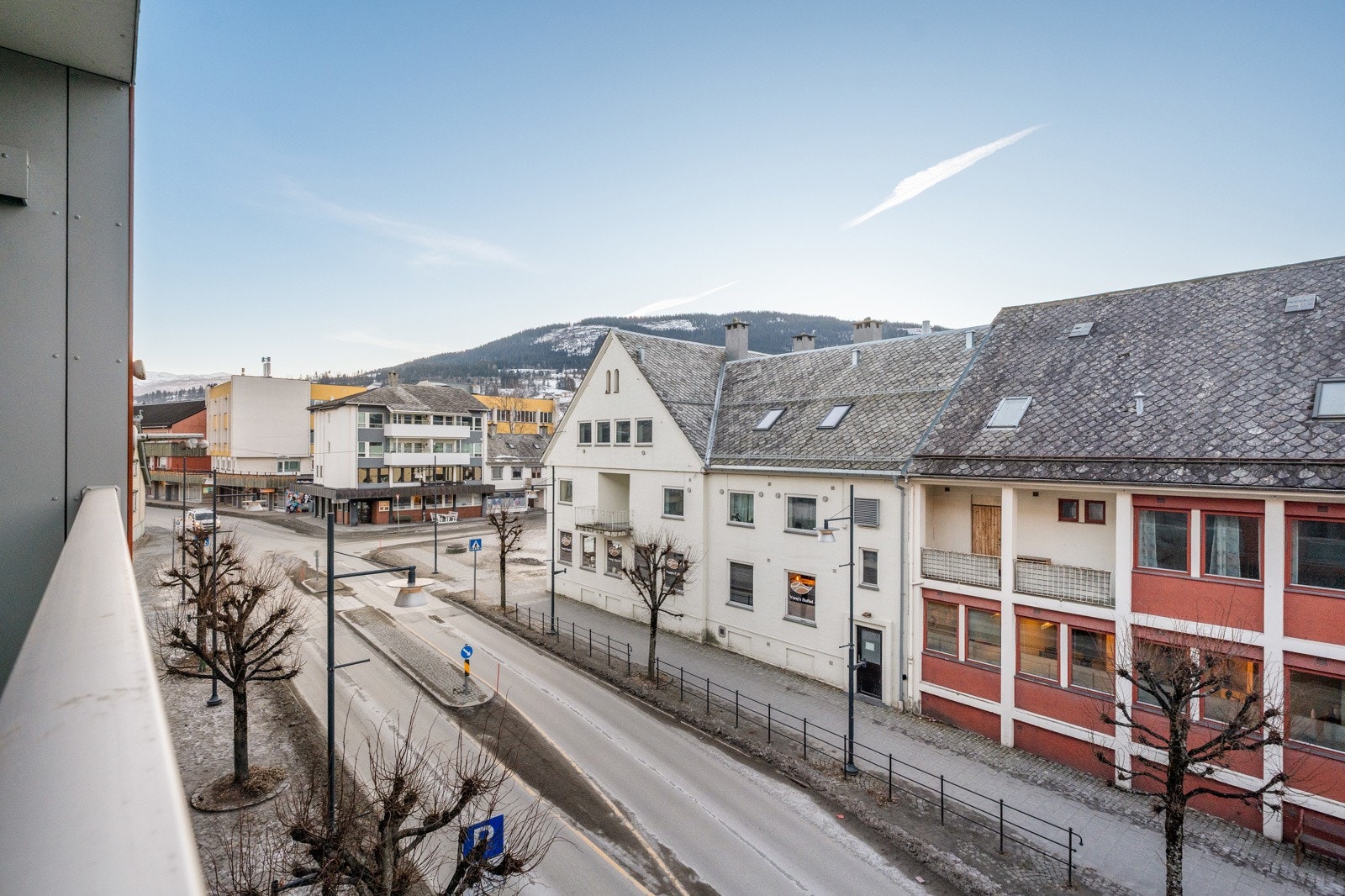 Utsikt fra balkong over sentrum. Galleribilde