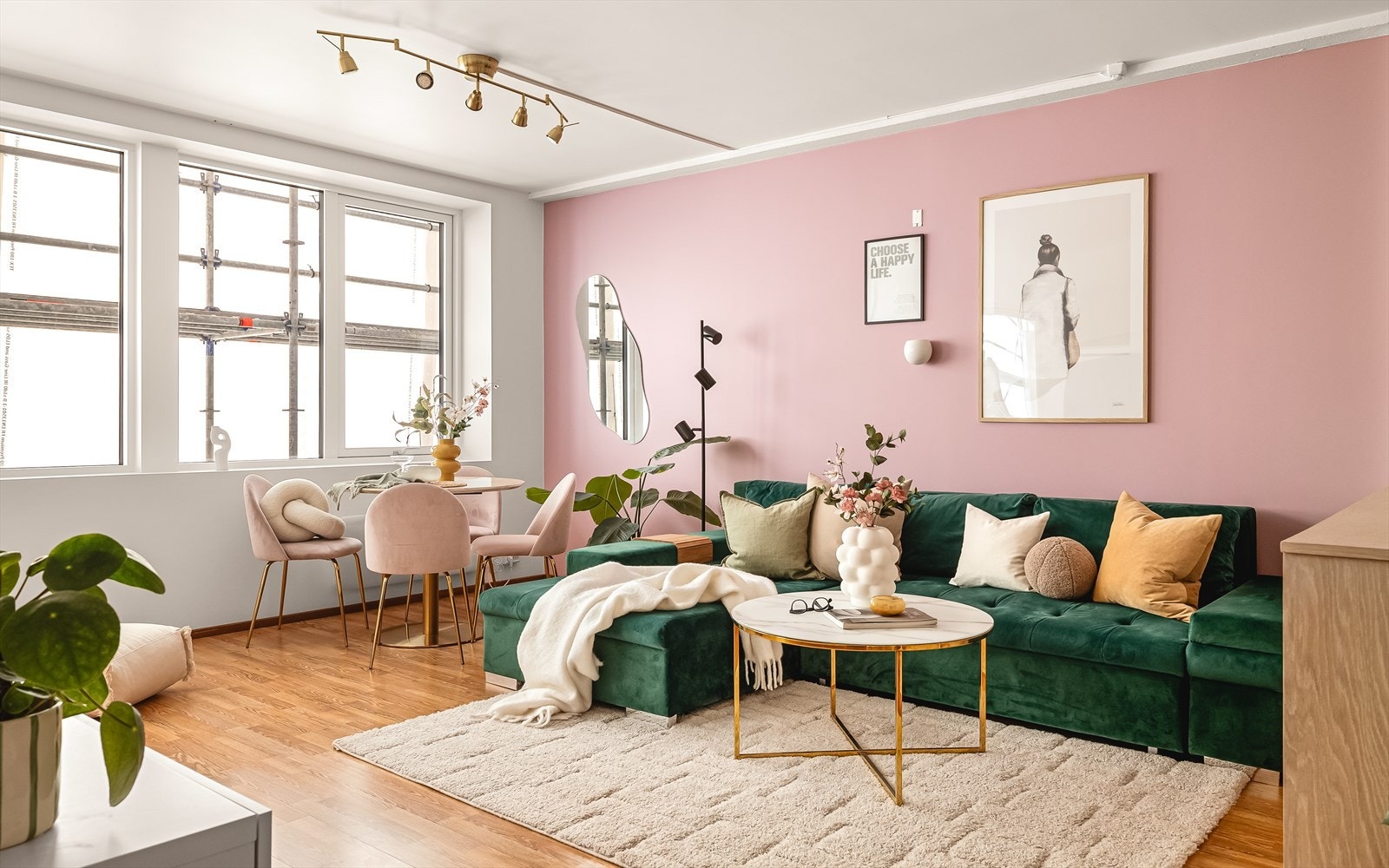 Velkommen til Møllendalsveien 4 og en nydelig 2-roms leilighet på hele 60 kvm med storslåtte utsiktsforhold over Store Lungegårdsvann. Galleribilde