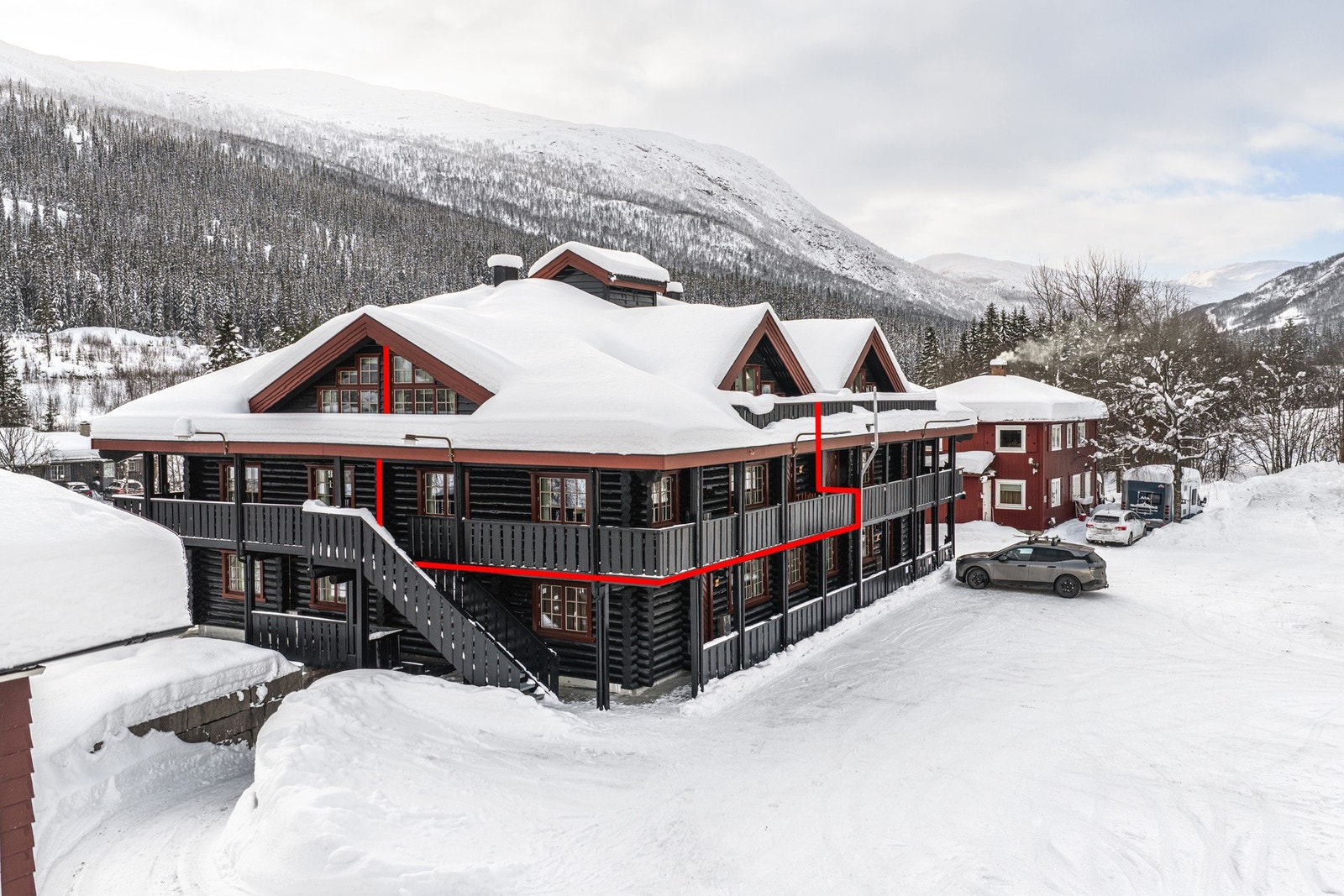 EIE Fjellmegleren har gleden av å presentere en stor flott fritidsleilighet med god fjellstemning på "Røggjin" - Hemsedalsvegen 3483 E. Galleribilde