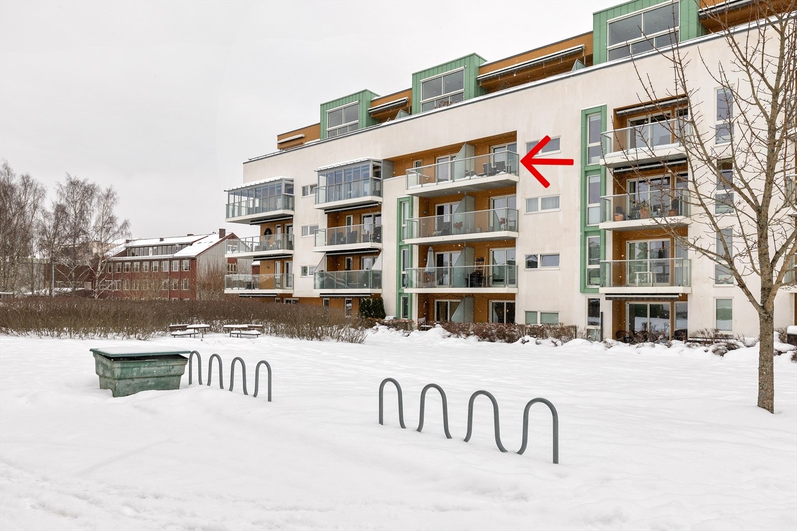 Leiligheten ligger fint til i byggets 4. etasje. Galleribilde