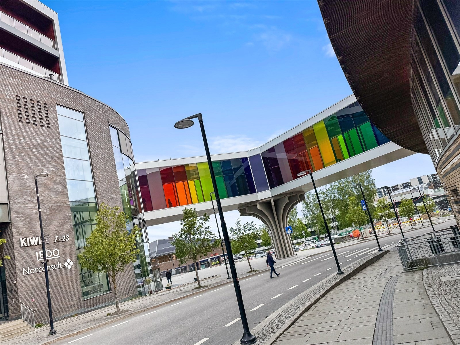 Det er gangavstand fra leiligheten til Jessheim storsenter, hvor du finner ca. 140 butikker og serveringssteder. Galleribilde