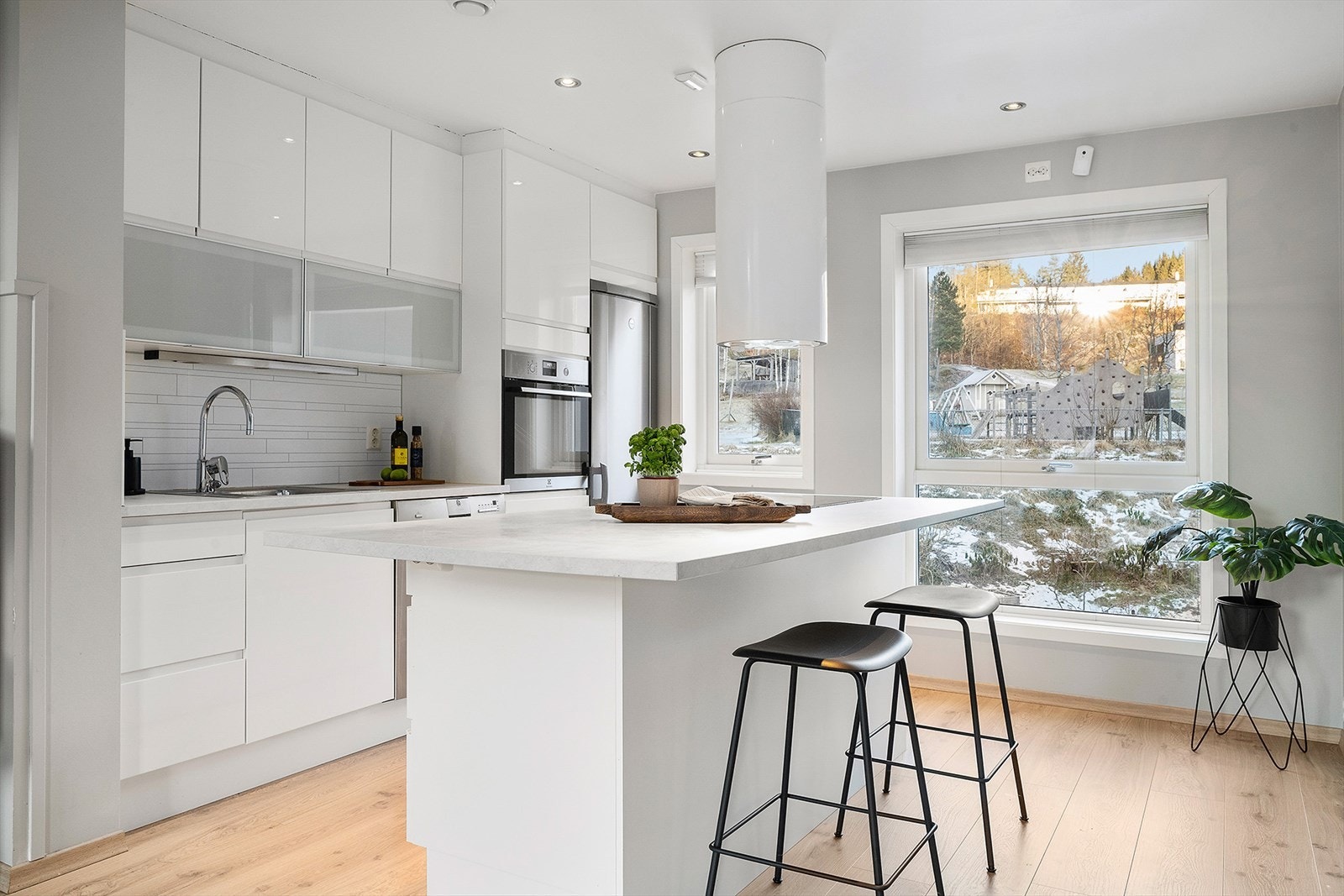 På kjøkkent er det satt inn kjøkkeninnredning med barndiskløsning. Galleribilde