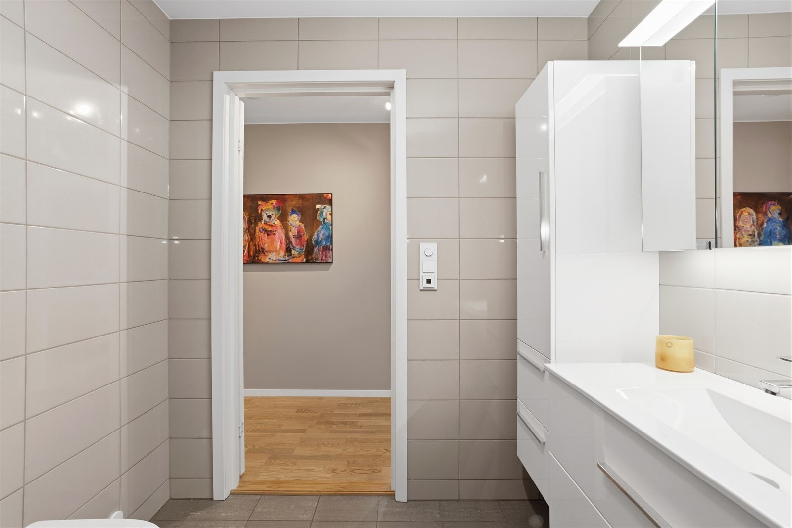 Tiltalende flislagt baderom m/gulvvarme. Galleribilde