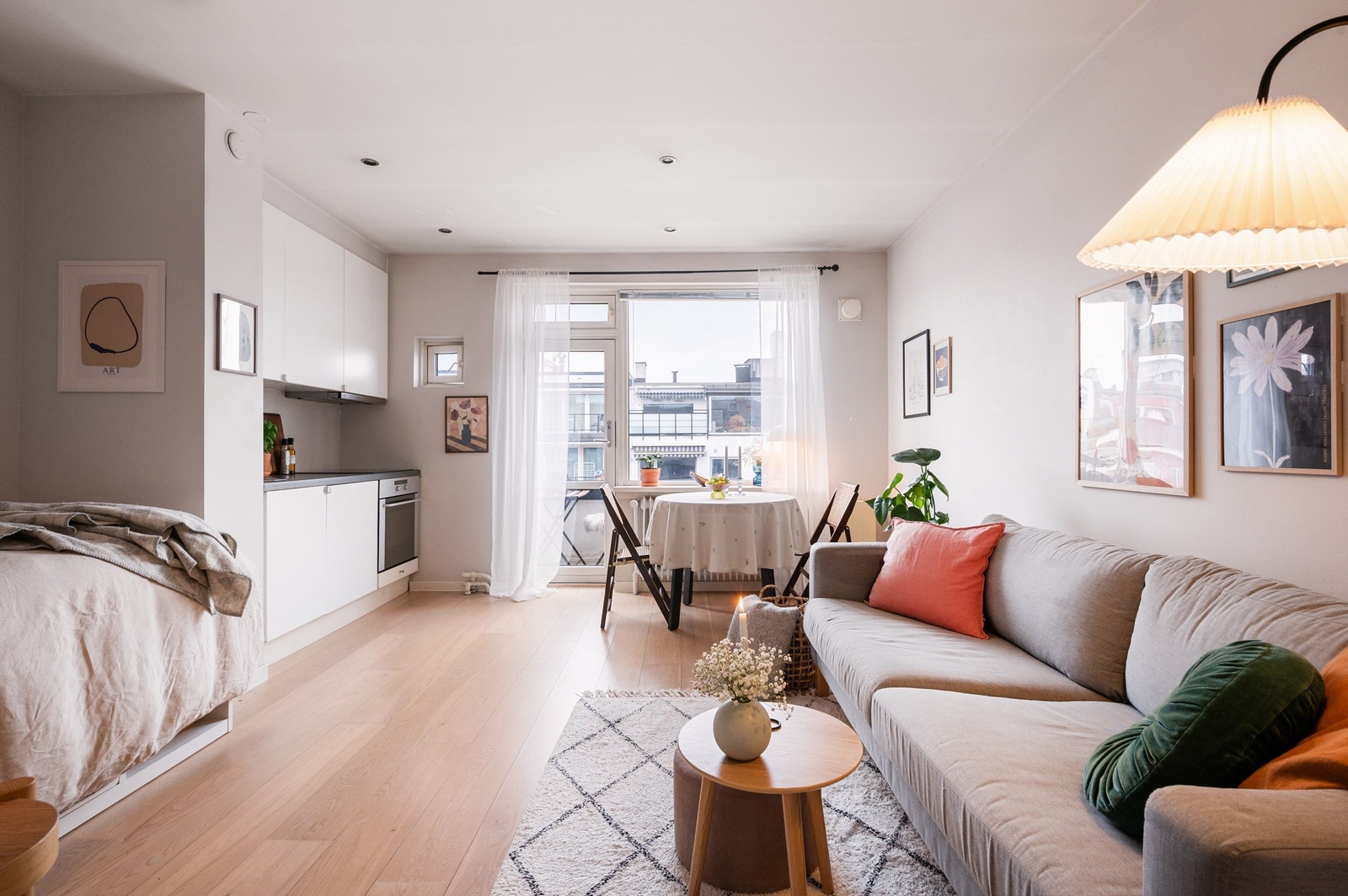 Velkommen til Kirkeveien 50! Presentert av Halvor L. Heikkilä ved Krogsveen Majorstuen og Oslo Vest Galleribilde