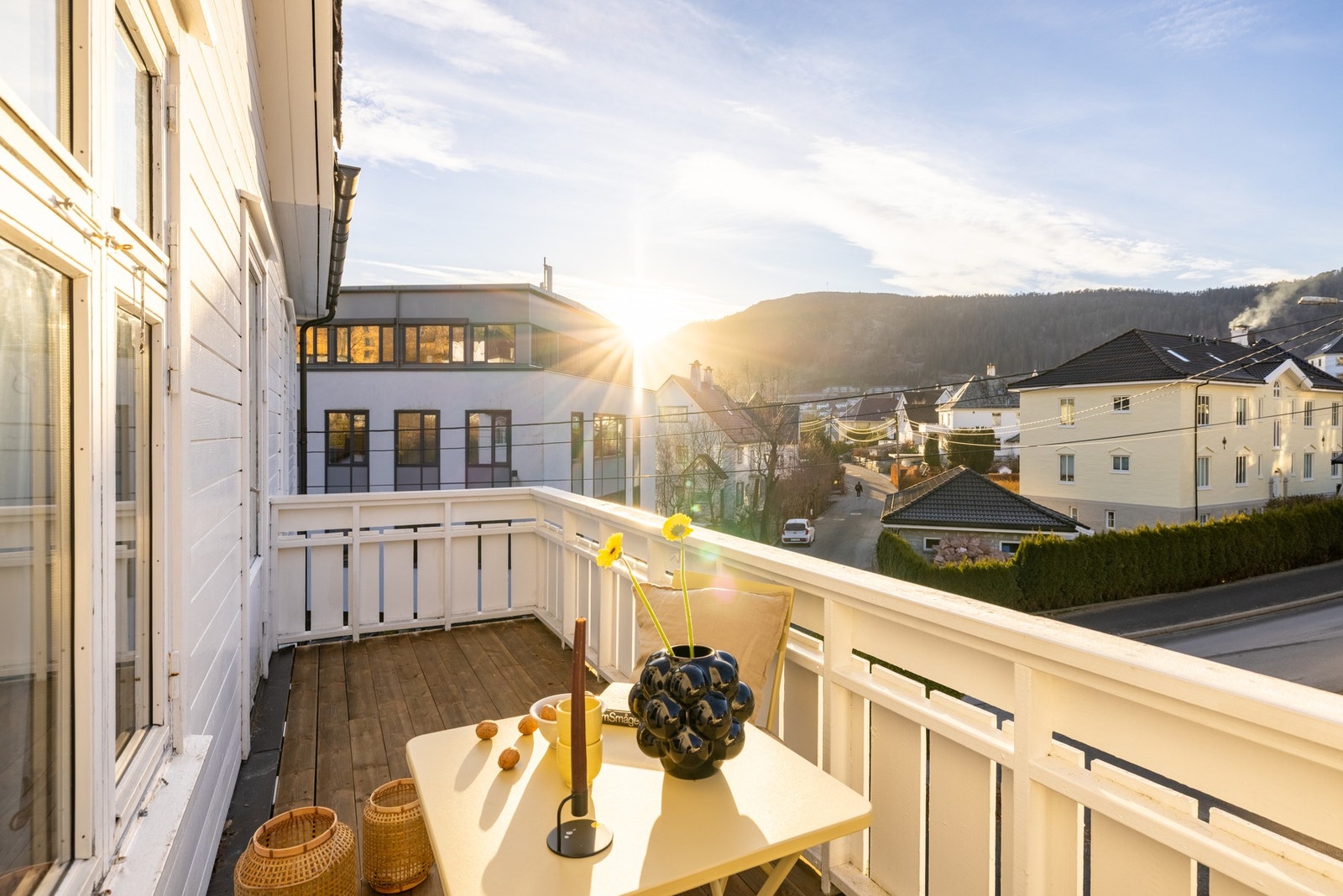 Attraktiv 2-roms med herlig balkong og parkering med el-lader. Galleribilde