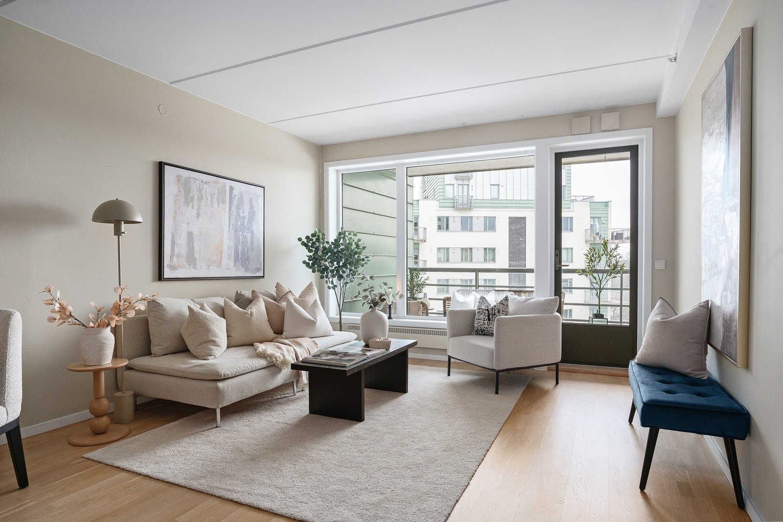 Moderne 4-roms i bygg fra 2008 m/sydvestvendt balkong, garasje, hybel og heis Galleribilde