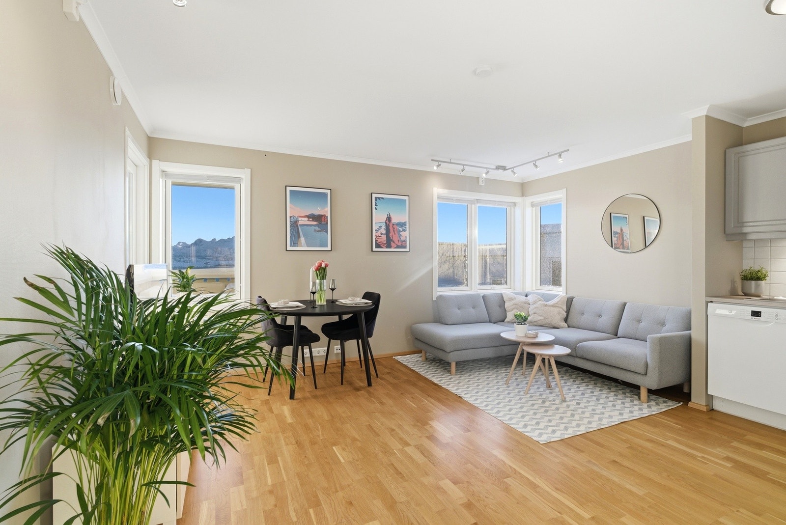 Videre kommer vi inn i stuen. Galleribilde