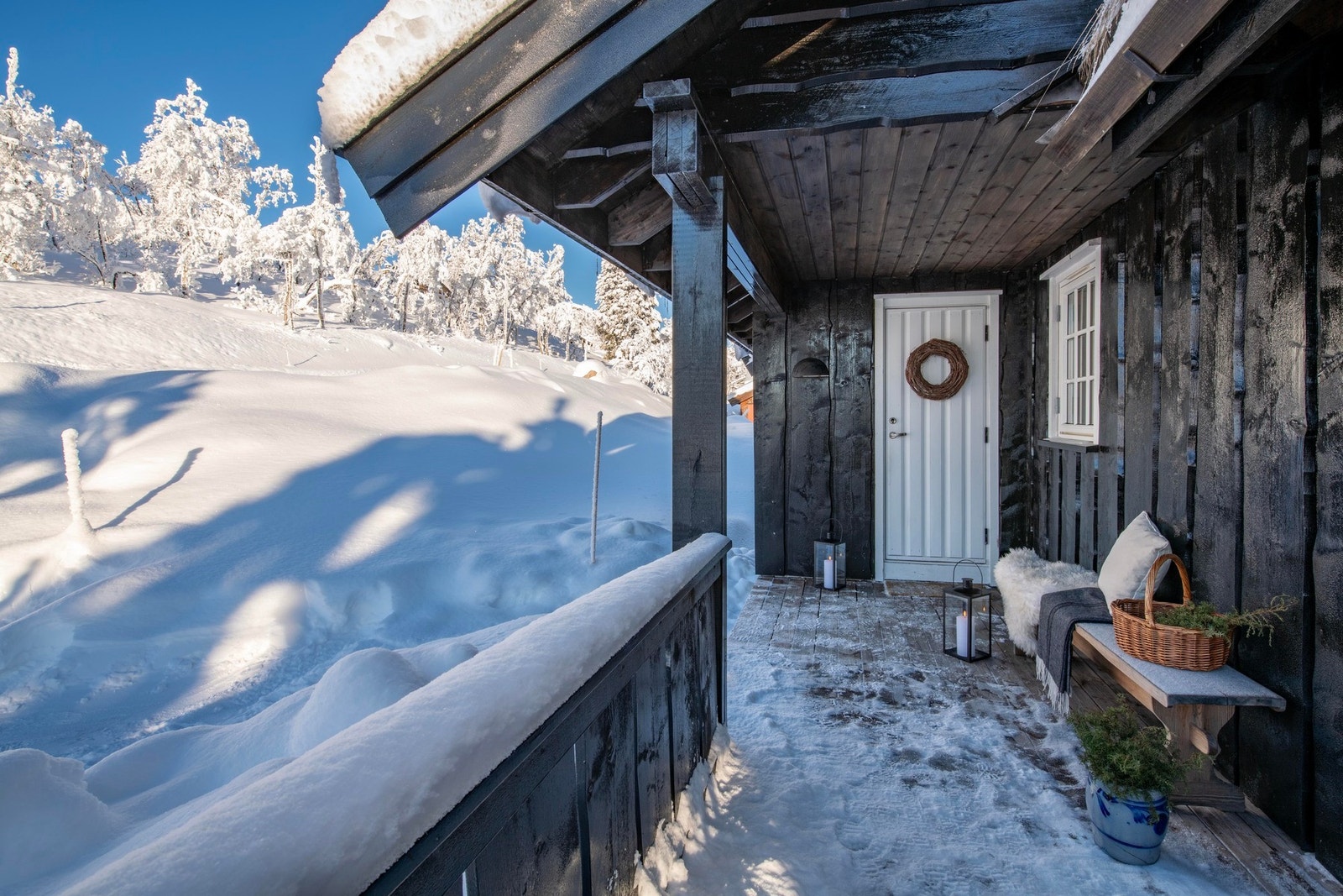 Overbygget inngangsparti. Galleribilde