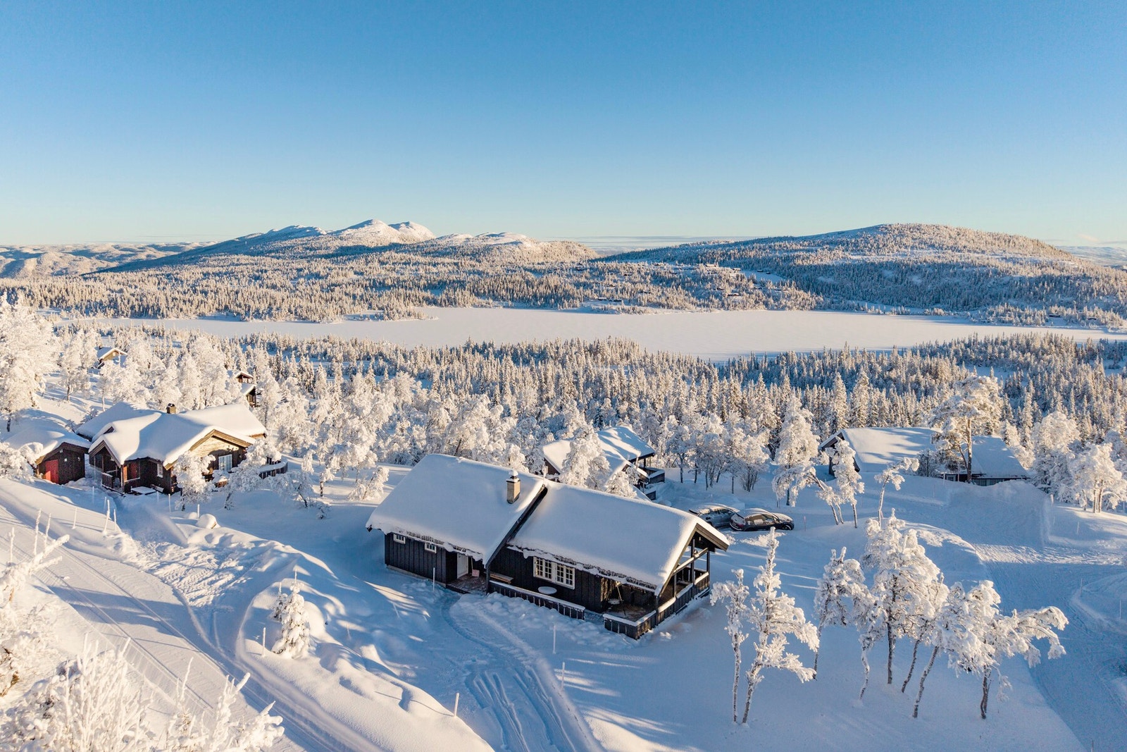 Privatmegleren Hallingdal v/ Merethe Jonsen og Thea Viko Eidsgård har gleden av å presentere Harevegen 12! Bilder tatt av fotograf Per Andre Andresen. Galleribilde