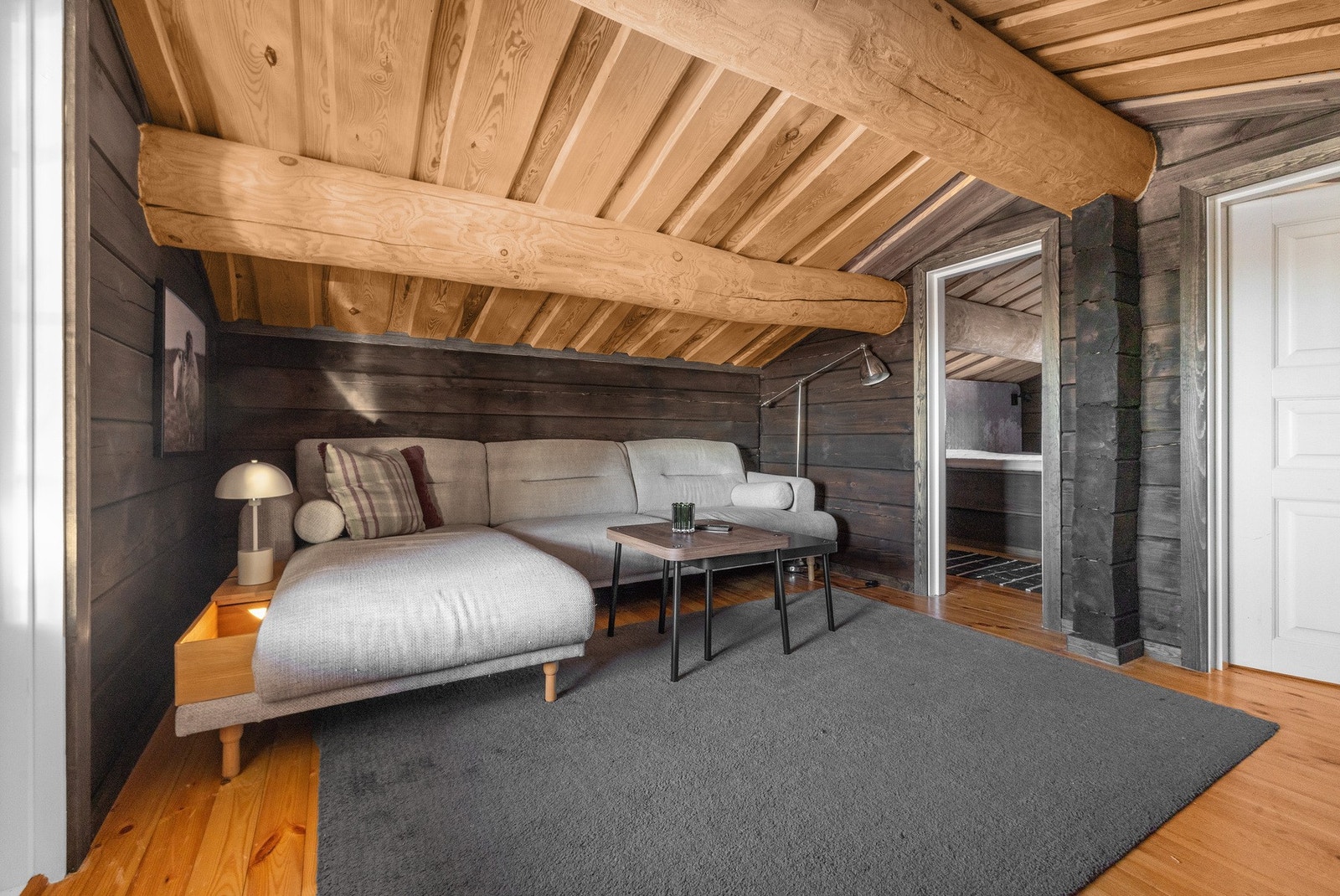 Luftig loftsetasje med to soverom og koselig loftstue - perfekt som barneavdeling eller ekstra oppholdsrom. Galleribilde