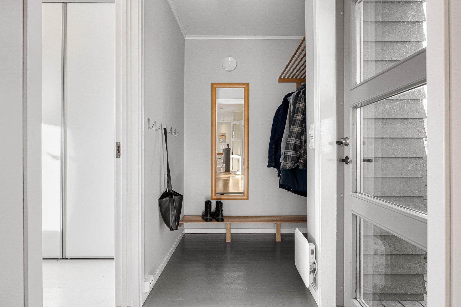 Entre i 1. Etasje på 3,4 kvm. Galleribilde